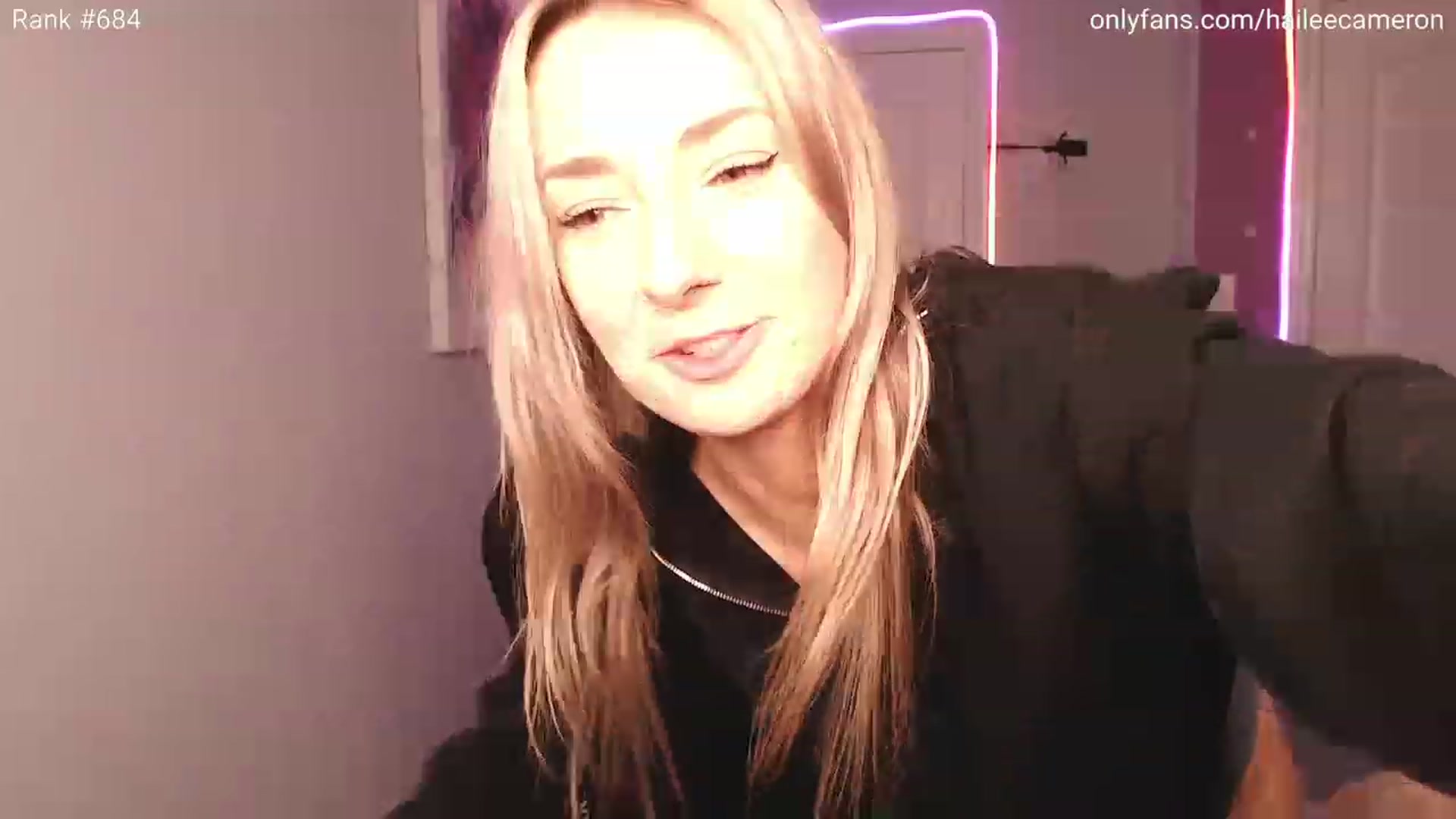 Gallery image thumbnail from HaileeCameron's myfreecams stream on, 05/01/2023, 04:58 image 4 of 20