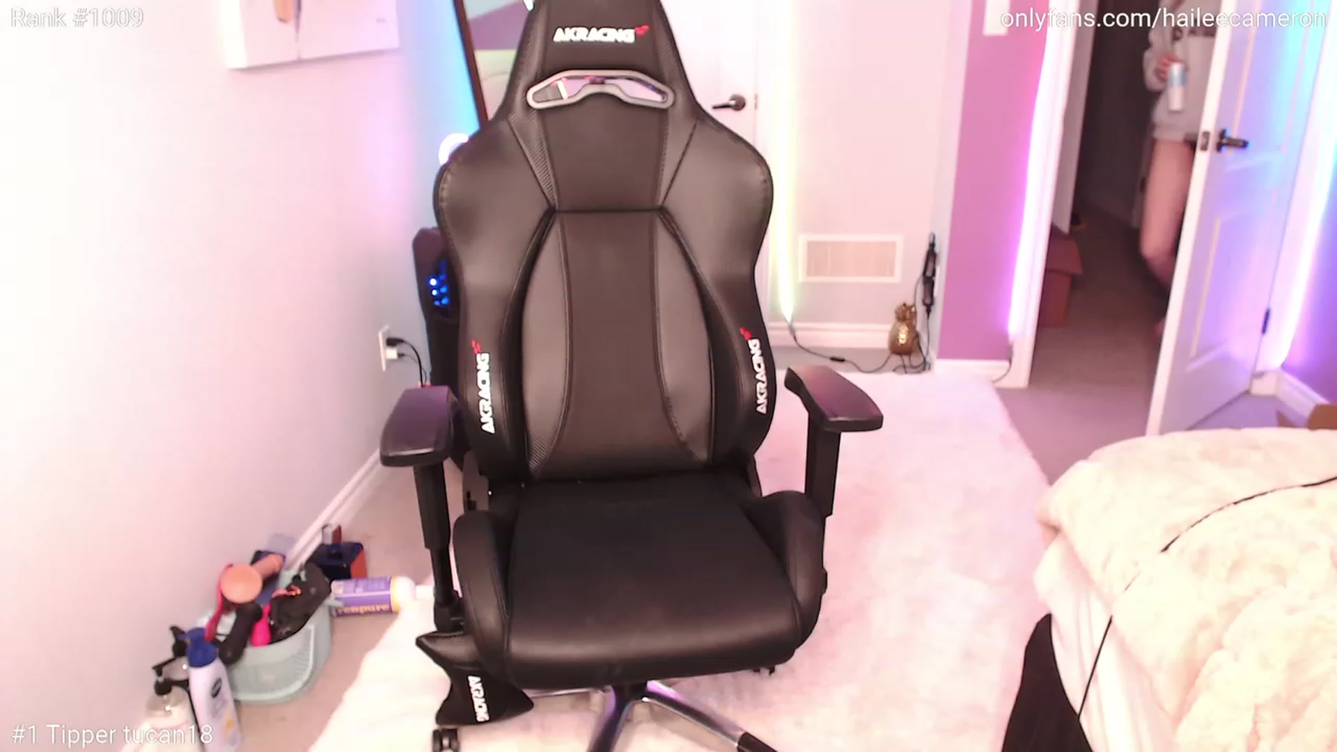 Gallery image thumbnail from HaileeCameron's myfreecams stream on, 05/06/2023, 07:39 image 2 of 20