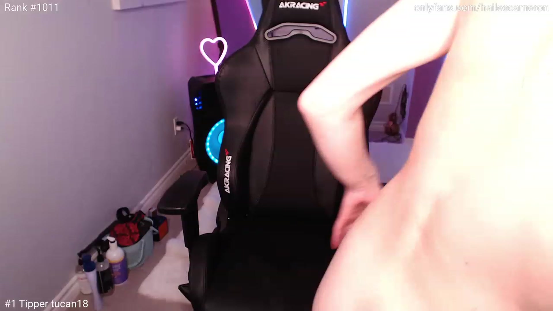 Gallery image thumbnail from HaileeCameron's myfreecams stream on, 05/12/2023, 08:18 image 16 of 20