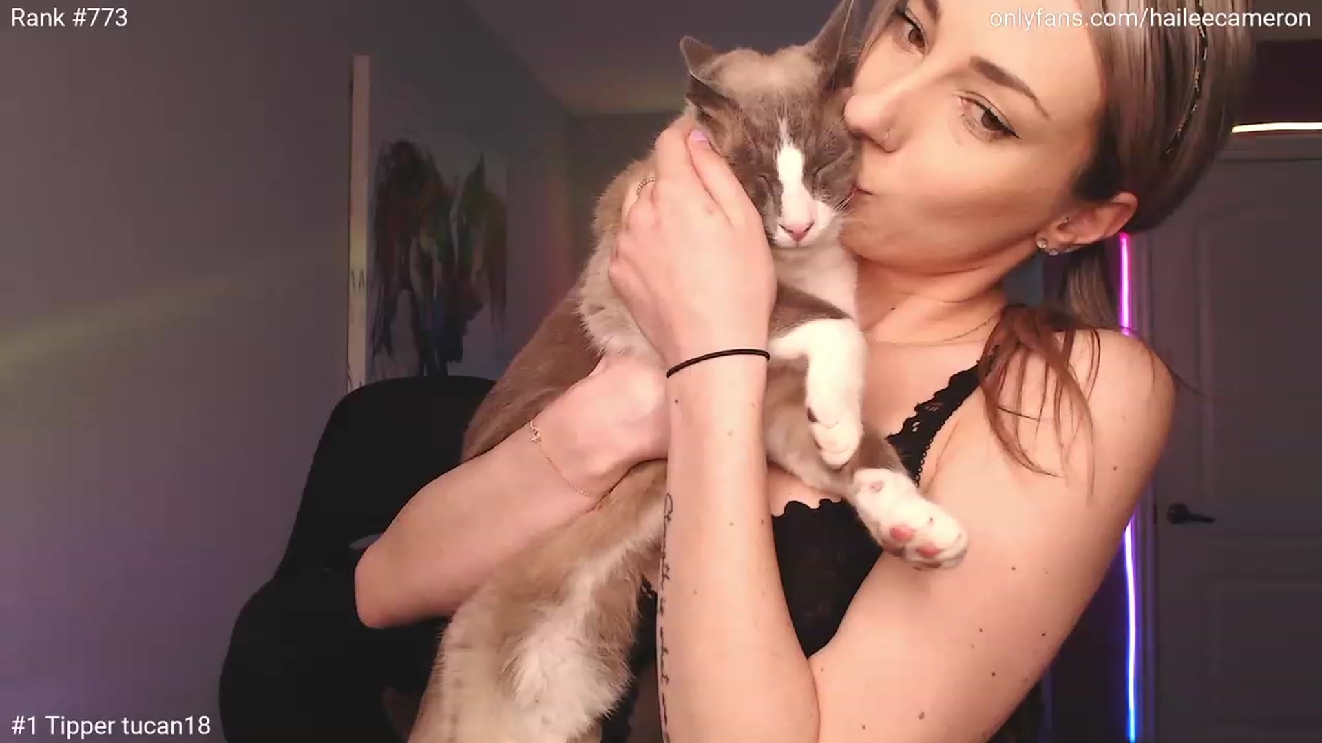 Gallery image thumbnail from HaileeCameron's myfreecams stream on, 05/18/2023, 05:53 image 13 of 20