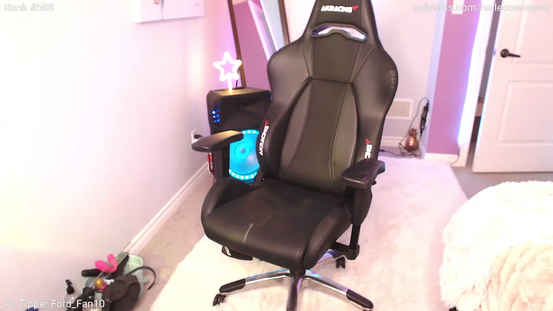 Gallery image thumbnail from HaileeCameron's myfreecams stream on, 05/21/2023, 07:51 image 17 of 20