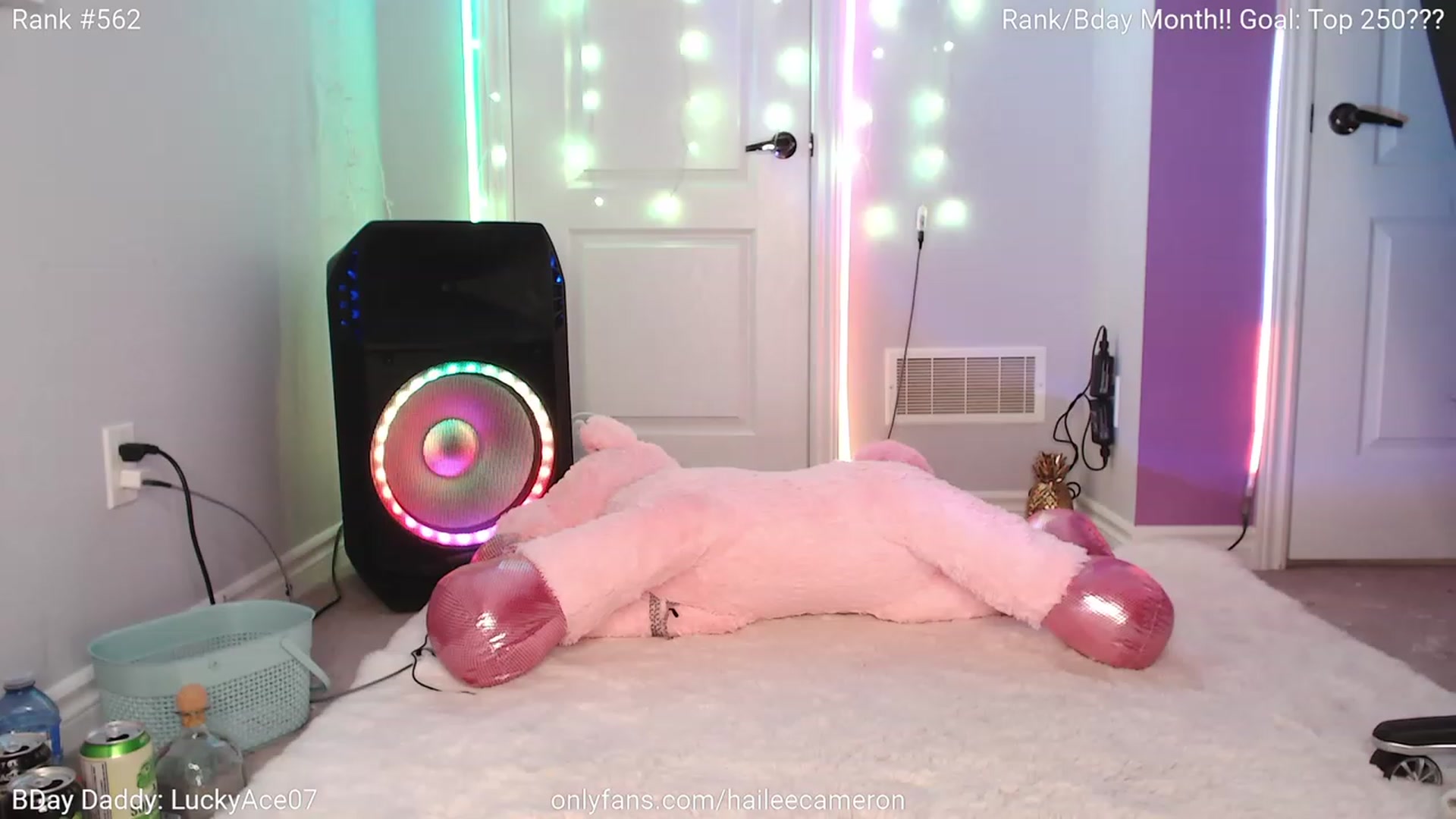 Gallery image thumbnail from HaileeCameron's myfreecams stream on, 07/08/2023, 09:35 image 1 of 20