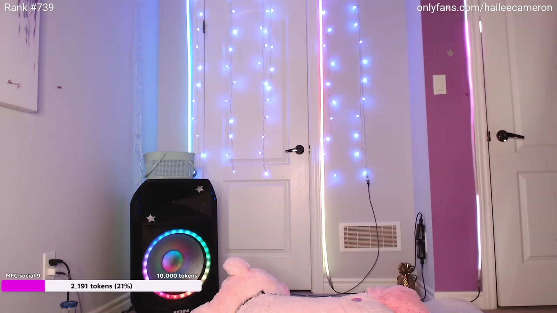 Gallery image thumbnail from HaileeCameron's myfreecams stream on, 08/13/2023, 09:23 image 3 of 20