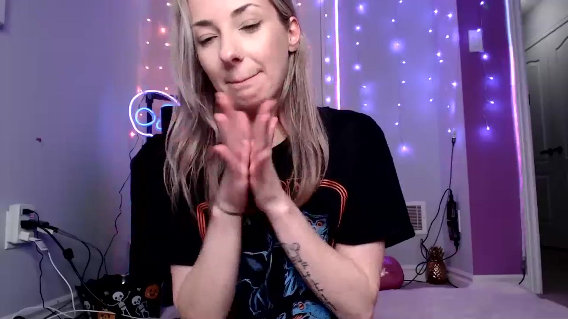 Gallery image thumbnail from HaileeCameron's myfreecams stream on, 10/09/2023, 08:16 image 20 of 20