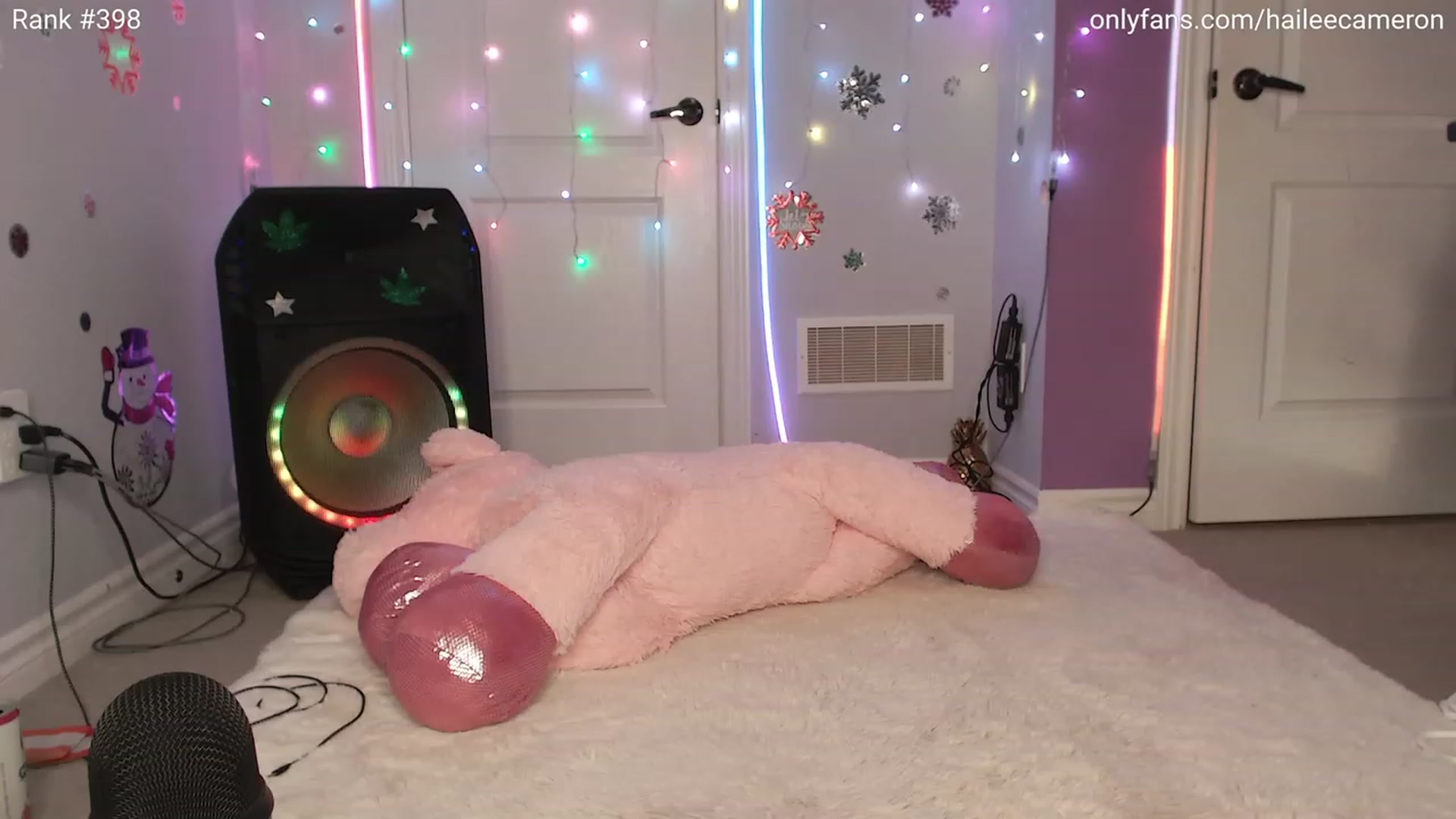Gallery image thumbnail from HaileeCameron's myfreecams stream on, 11/17/2023, 08:37 image 18 of 20