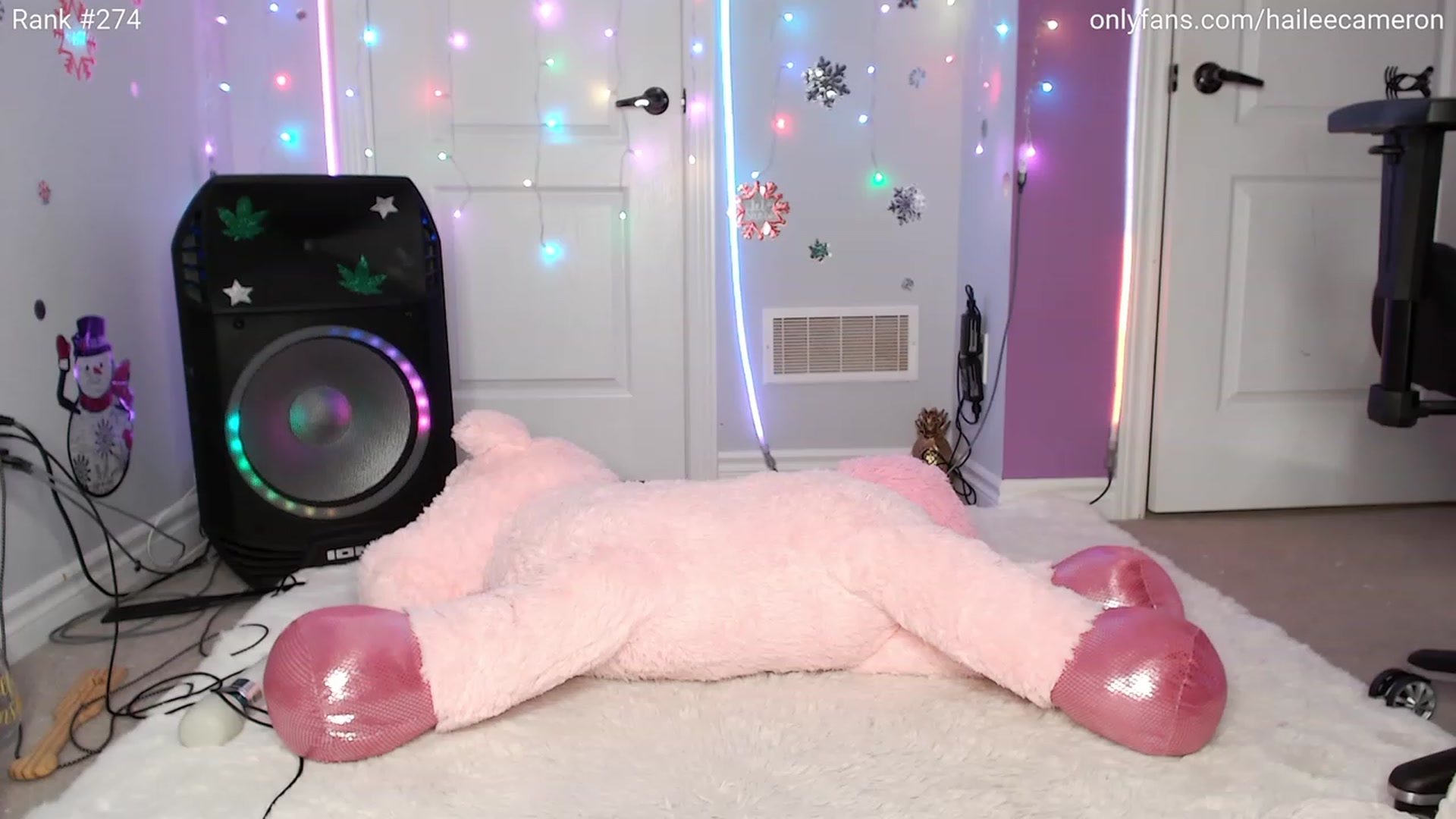 Gallery image thumbnail from HaileeCameron's myfreecams stream on, 11/19/2023, 05:58 image 8 of 20