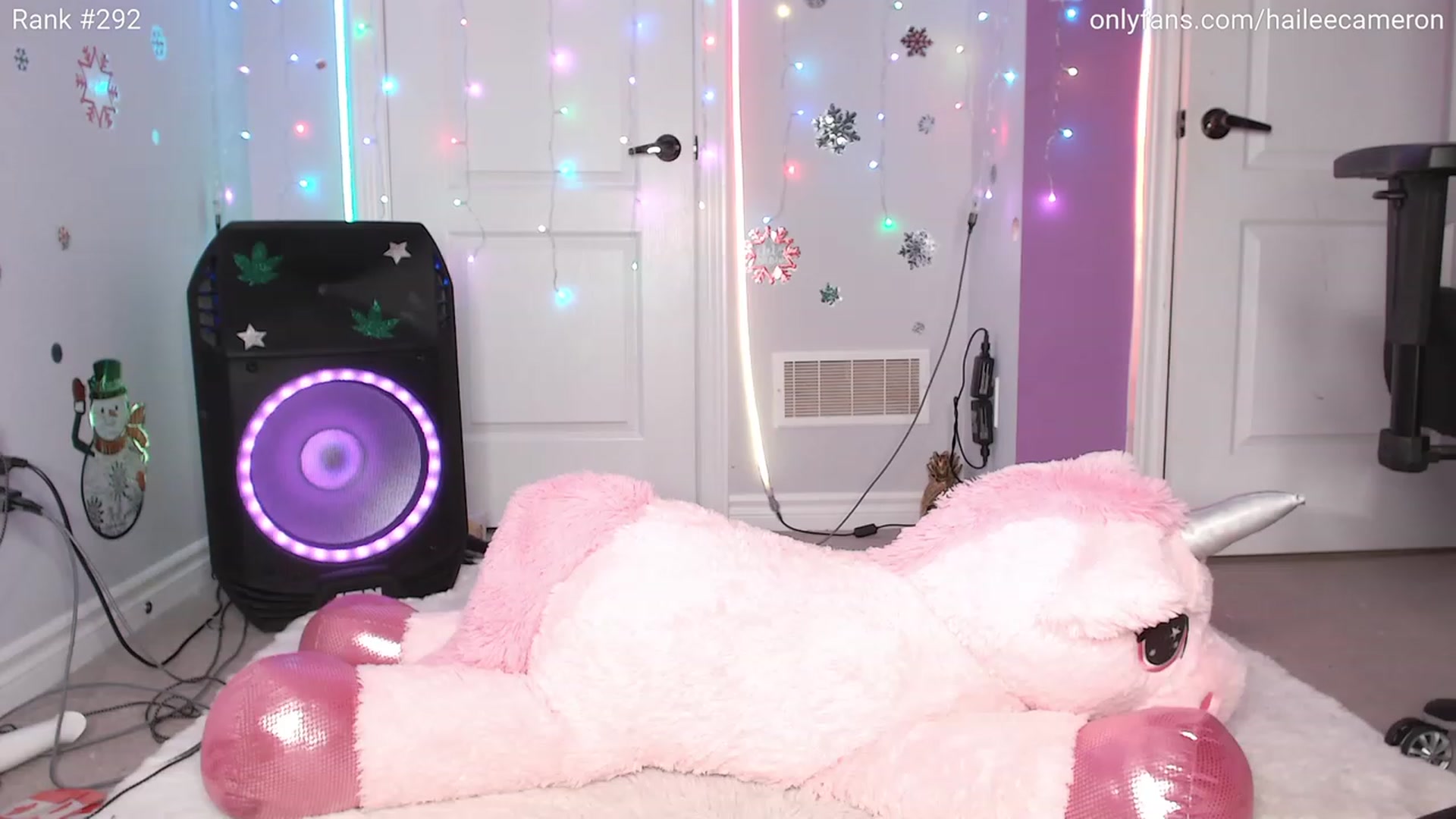 Gallery image thumbnail from HaileeCameron's myfreecams stream on, 11/22/2023, 04:44 image 10 of 20