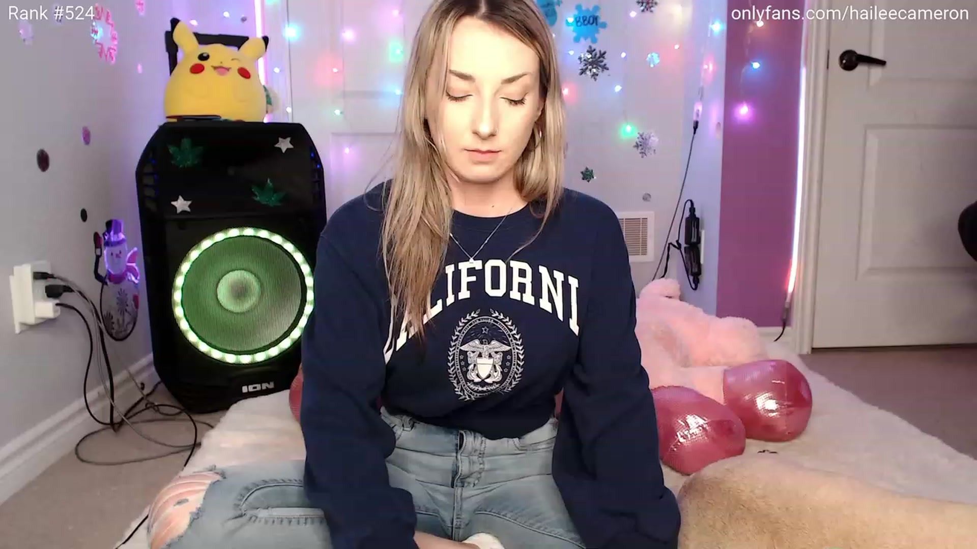 Gallery image thumbnail from HaileeCameron's myfreecams stream on, 12/29/2023, 04:45 image 6 of 20