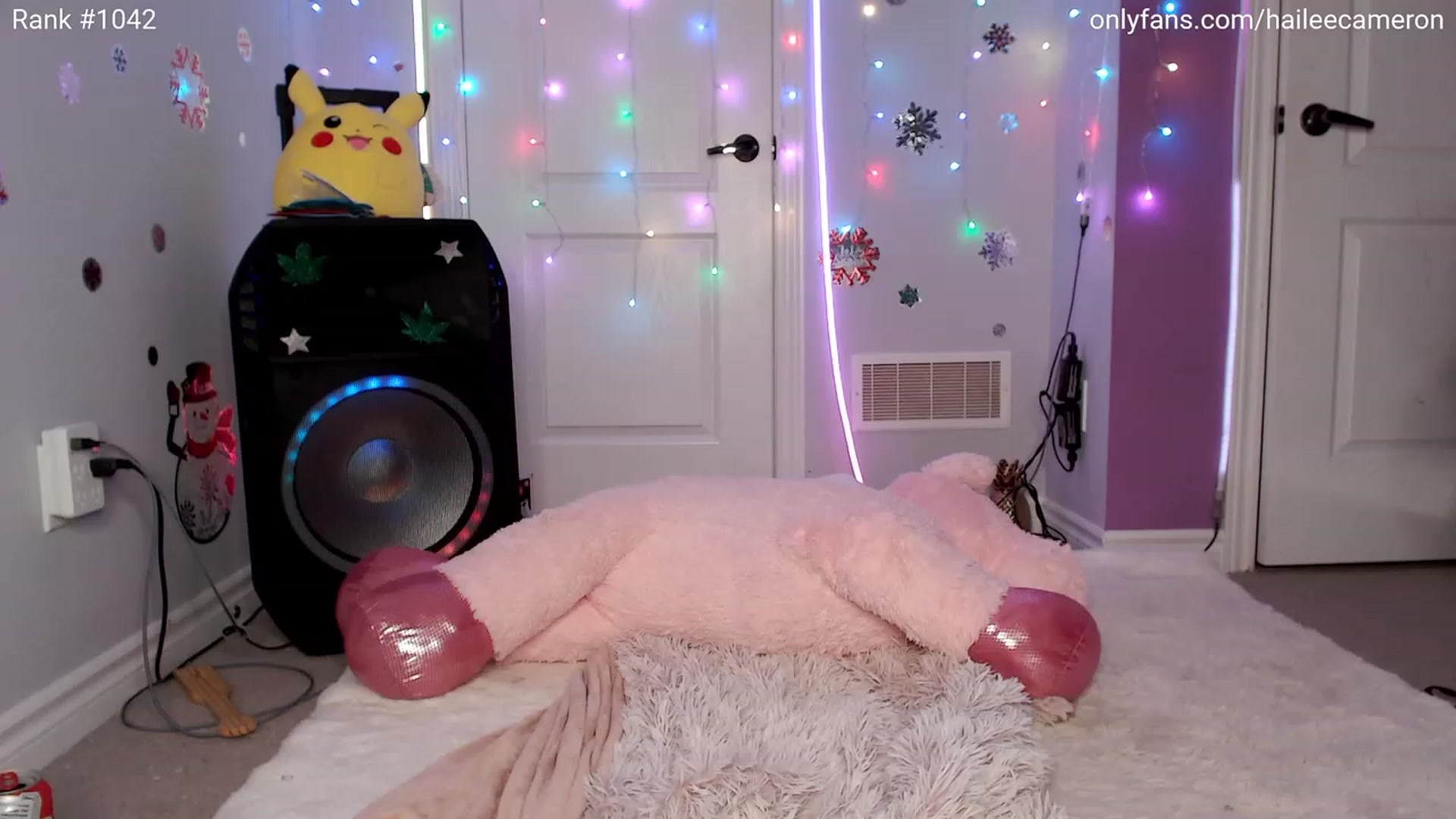 Gallery image thumbnail from HaileeCameron's myfreecams stream on, 01/02/2024, 06:00 image 17 of 20