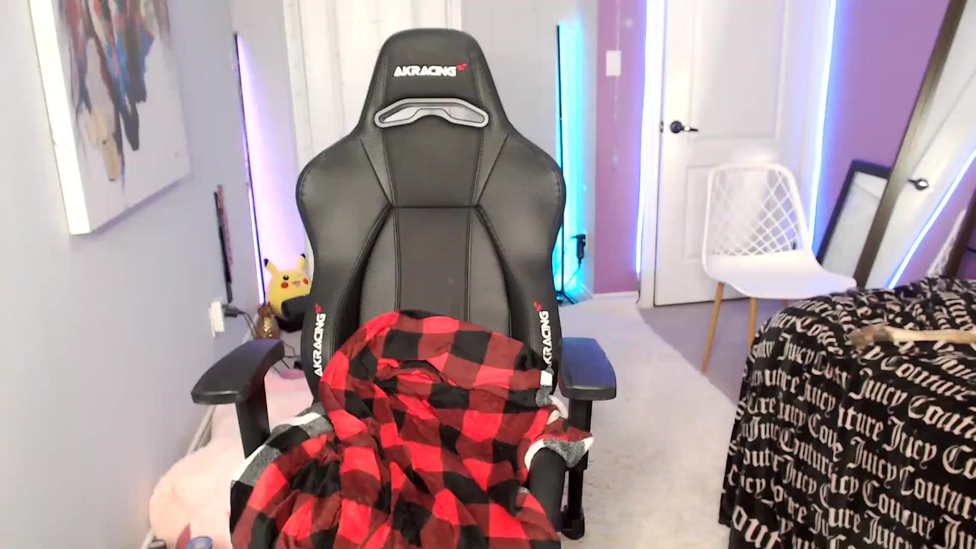 Gallery image thumbnail from HaileeCameron's myfreecams stream on, 05/27/2024, 08:16 image 9 of 20