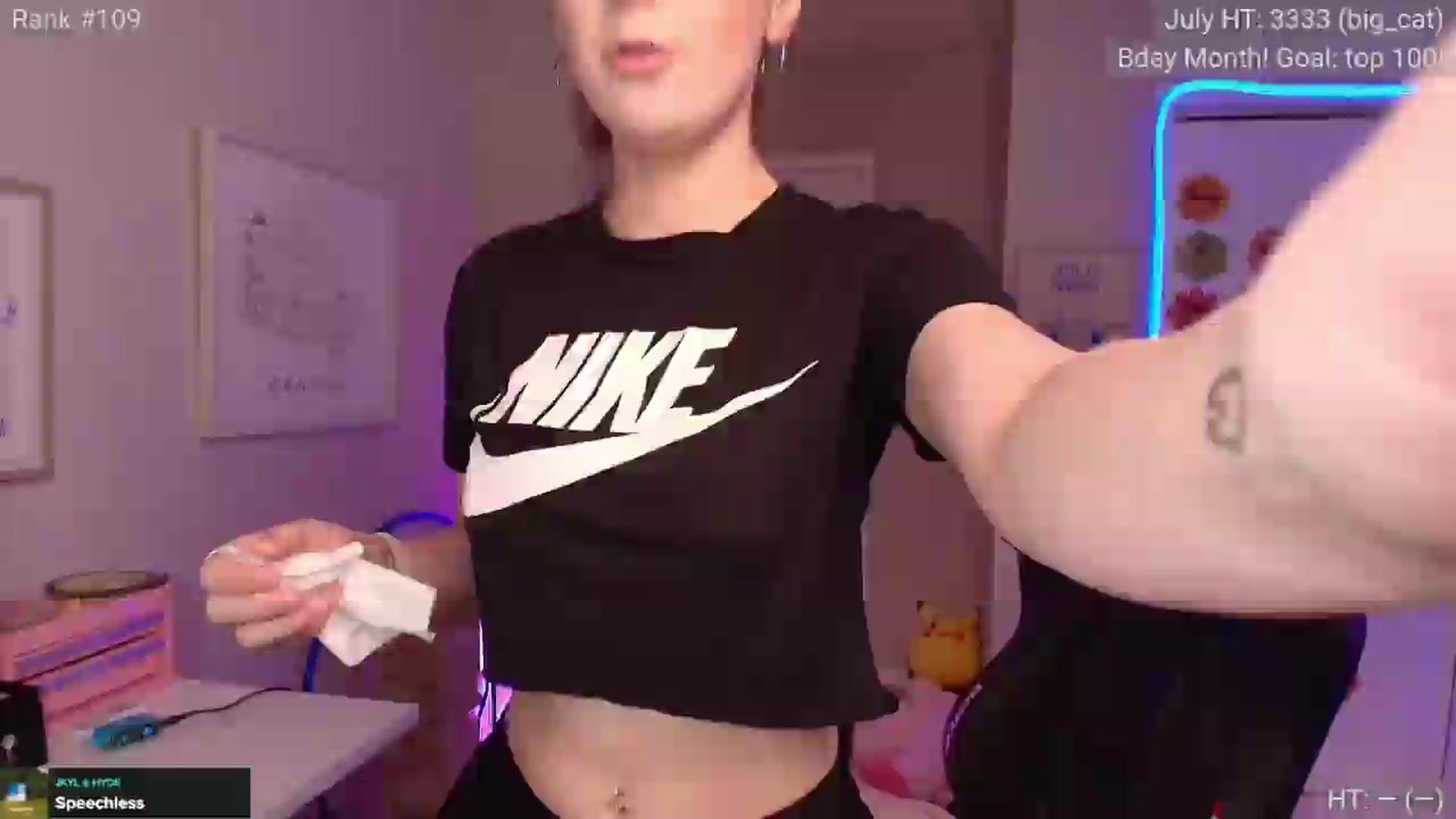 Gallery image thumbnail from HaileeCameron's myfreecams stream on, 07/07/2026, 06:08 image 1 of 20