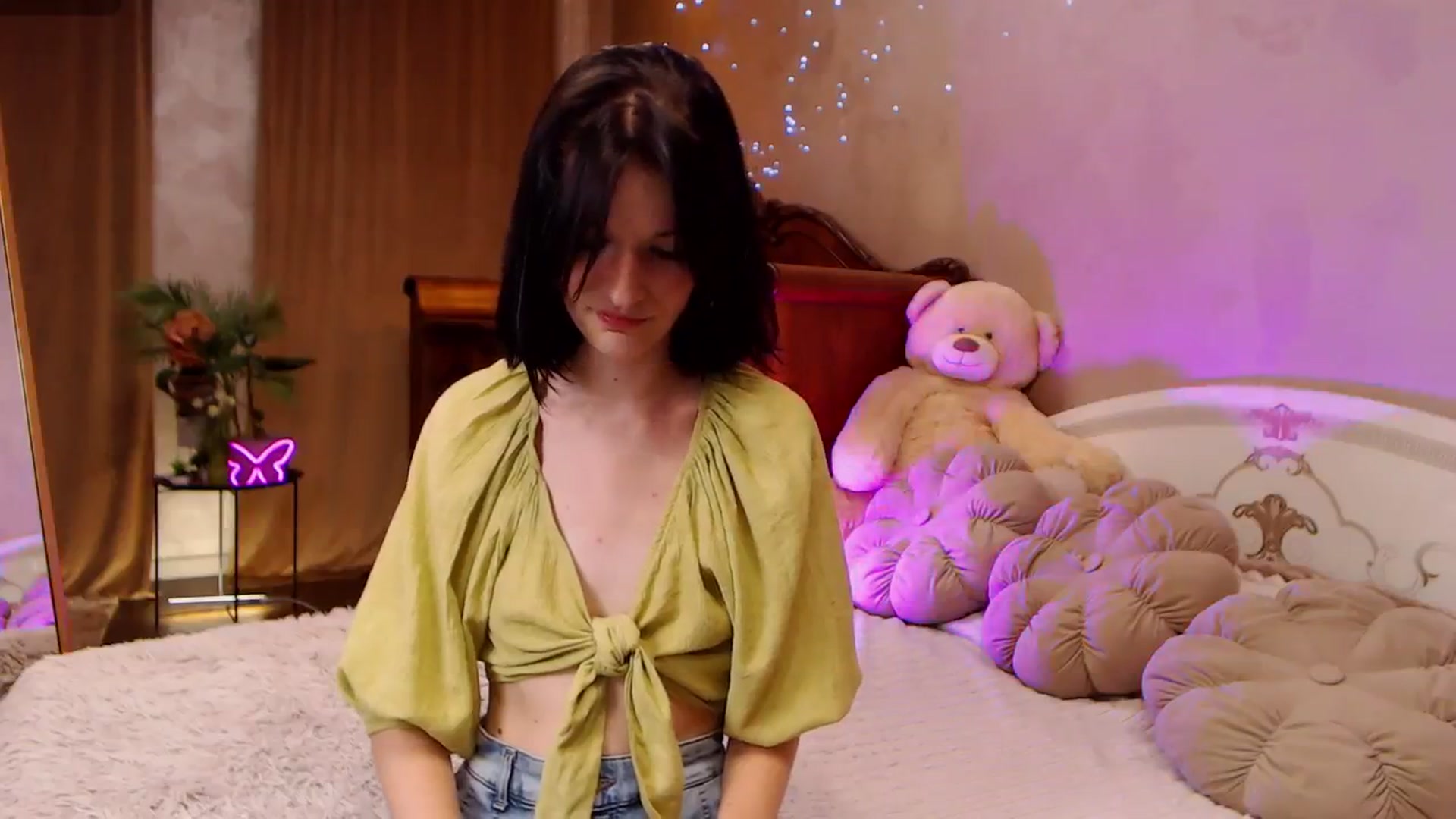 Gallery image thumbnail from HaileyBlossom's myfreecams stream on, 07/20/2024, 22:10 image 3 of 20