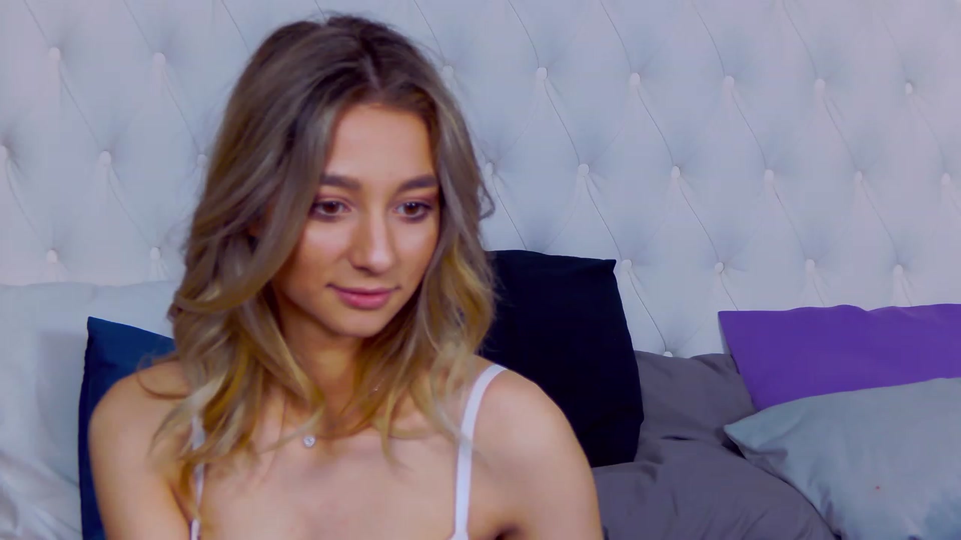 Gallery image thumbnail from HaileyCole's myfreecams stream on, 04/07/2023, 13:29 image 17 of 20