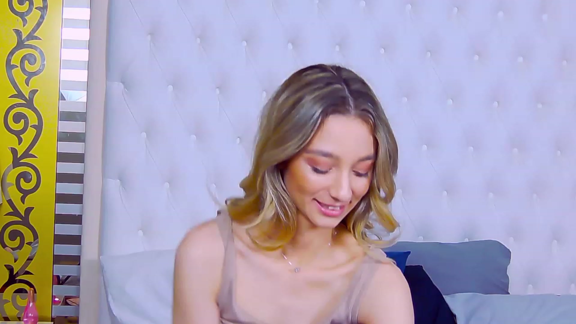 Gallery image thumbnail from HaileyCole's myfreecams stream on, 04/09/2023, 12:59 image 6 of 20