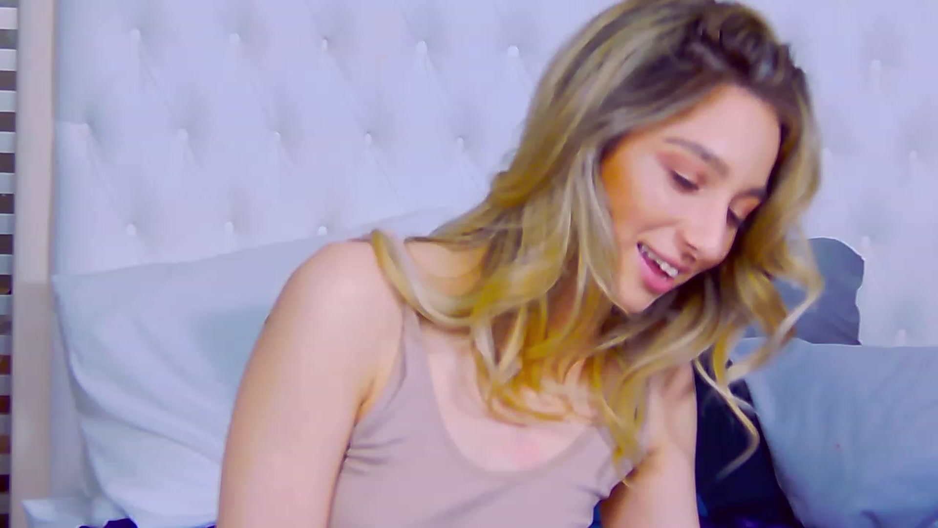 Gallery image thumbnail from HaileyCole's myfreecams stream on, 04/09/2023, 12:59 image 20 of 20