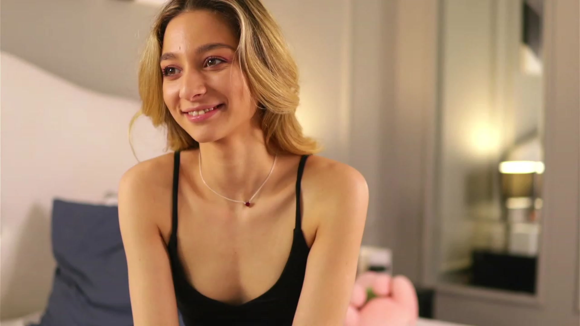 Gallery image thumbnail from HaileyCole's myfreecams stream on, 05/02/2023, 12:29 image 10 of 20