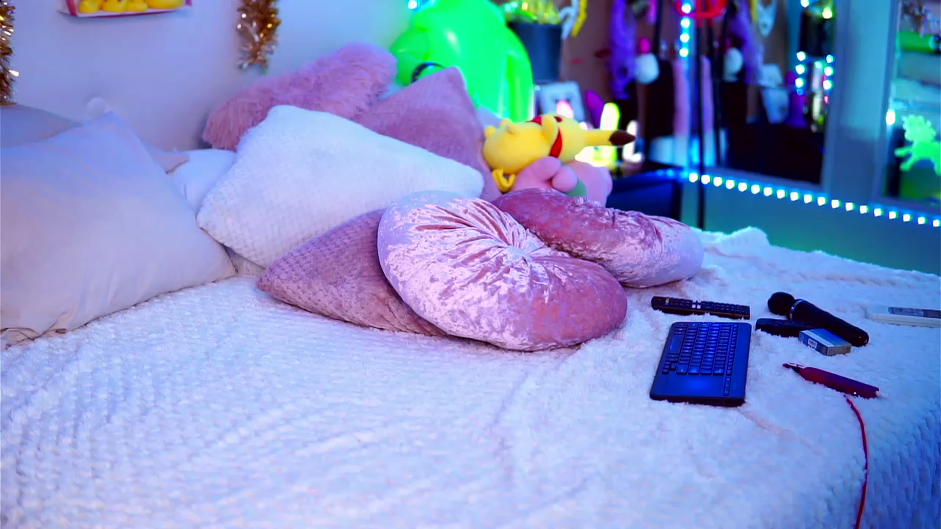 Gallery image thumbnail from HaileyCole's myfreecams stream on, 12/06/2023, 15:39 image 17 of 20