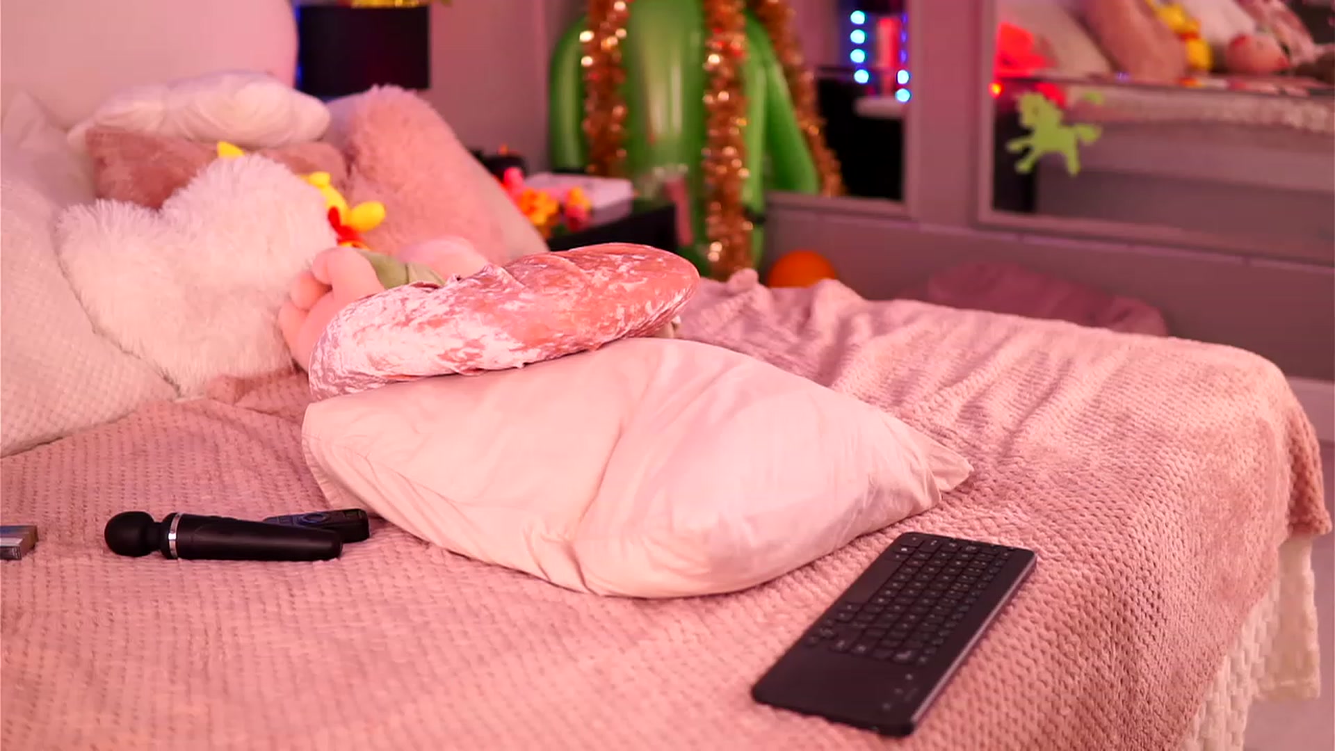 Gallery image thumbnail from HaileyCole's myfreecams stream on, 01/24/2024, 10:21 image 16 of 20