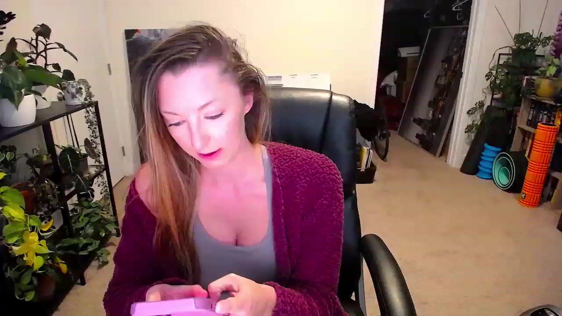 Gallery image thumbnail from HaileyJade's myfreecams stream on, 11/22/2022, 03:13 image 8 of 20