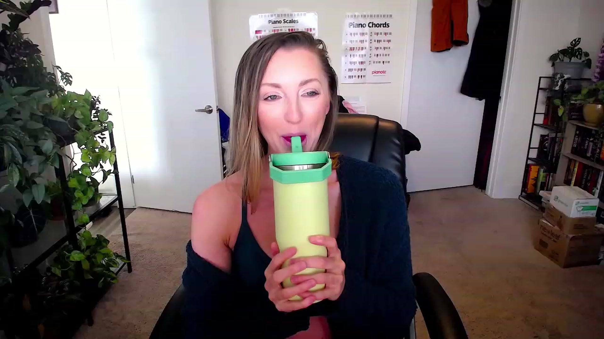 Gallery image thumbnail from HaileyJade's myfreecams stream on, 06/14/2023, 24:01 image 16 of 20
