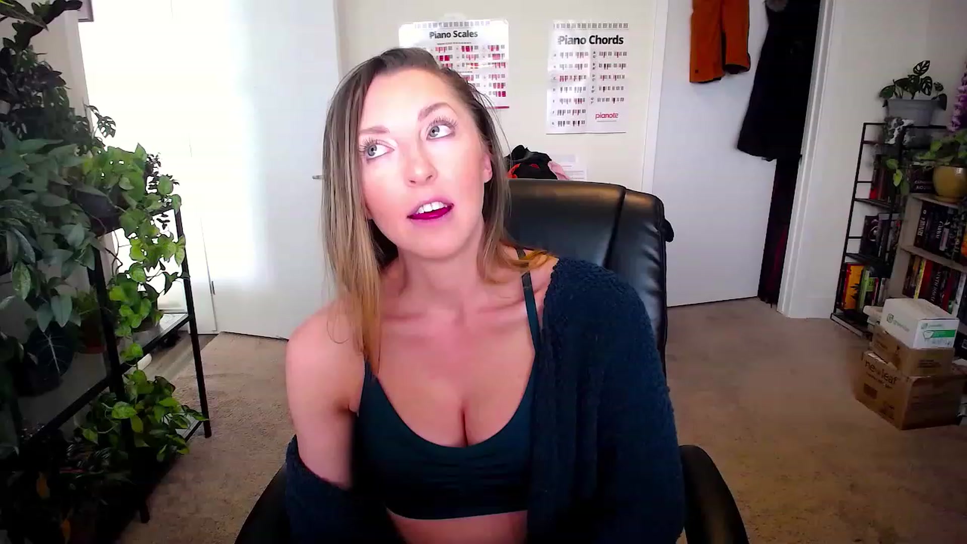Gallery image thumbnail from HaileyJade's myfreecams stream on, 06/14/2023, 24:01 image 17 of 20