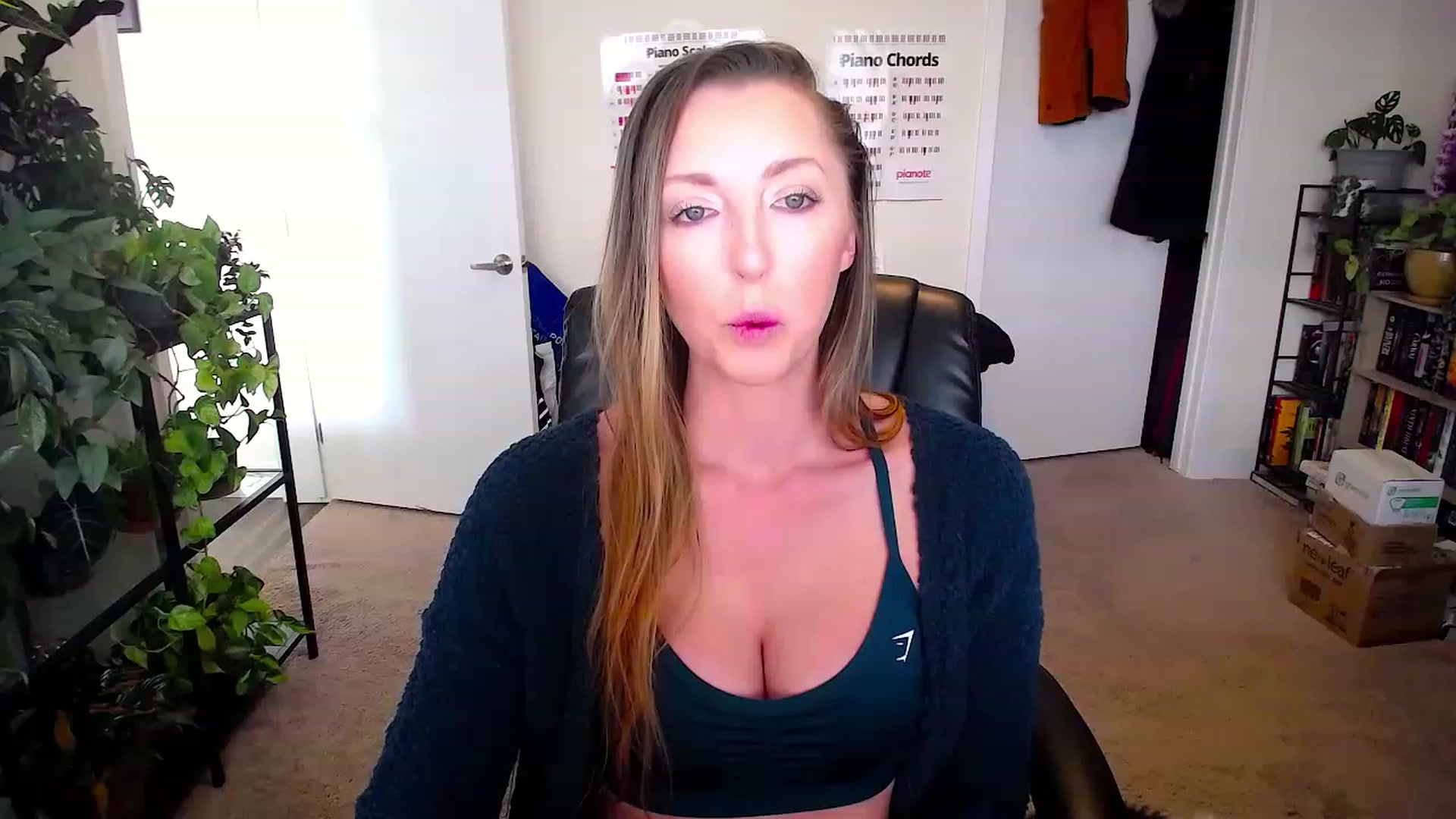 Gallery image thumbnail from HaileyJade's myfreecams stream on, 06/14/2023, 24:32 image 6 of 20