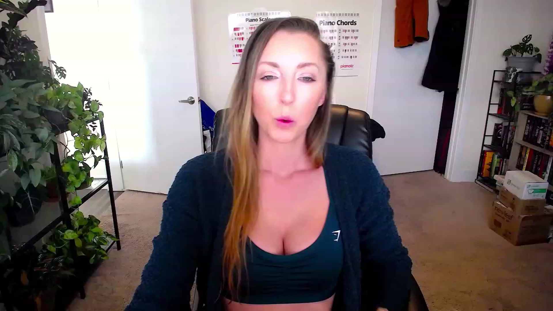 Gallery image thumbnail from HaileyJade's myfreecams stream on, 06/14/2023, 24:32 image 5 of 20