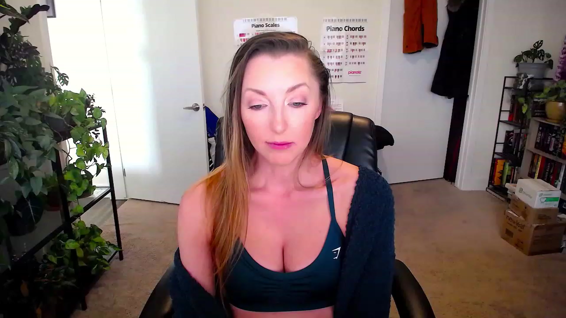 Gallery image thumbnail from HaileyJade's myfreecams stream on, 06/14/2023, 01:08 image 7 of 20