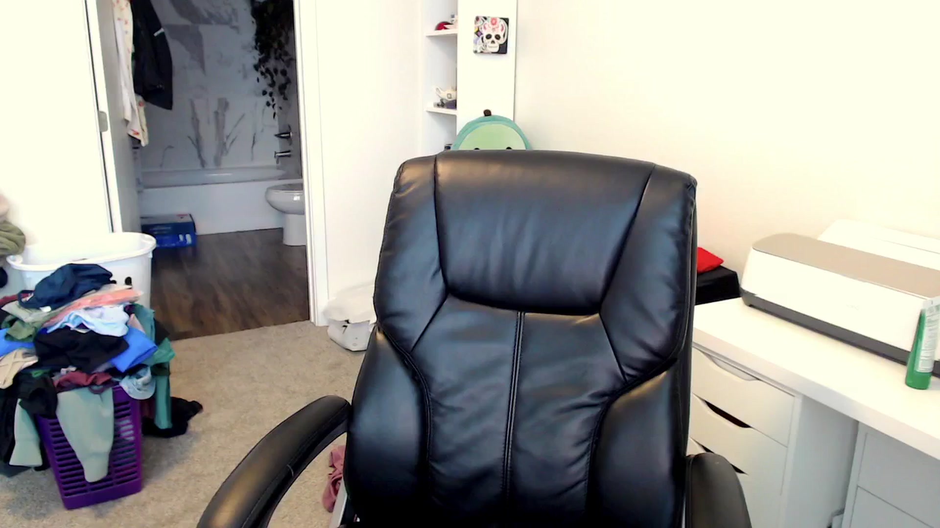 Gallery image thumbnail from HaileyJade's myfreecams stream on, 03/19/2025, 24:07 image 2 of 20