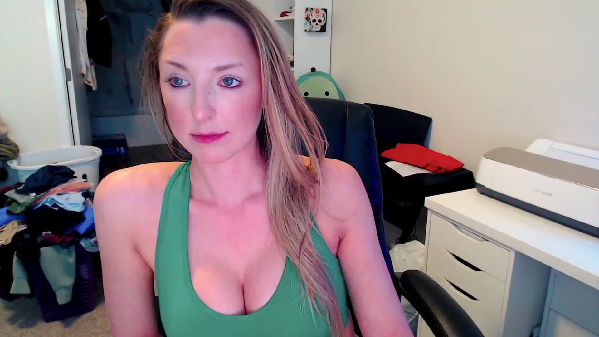Gallery image thumbnail from HaileyJade's myfreecams stream on, 03/19/2025, 24:29 image 18 of 20