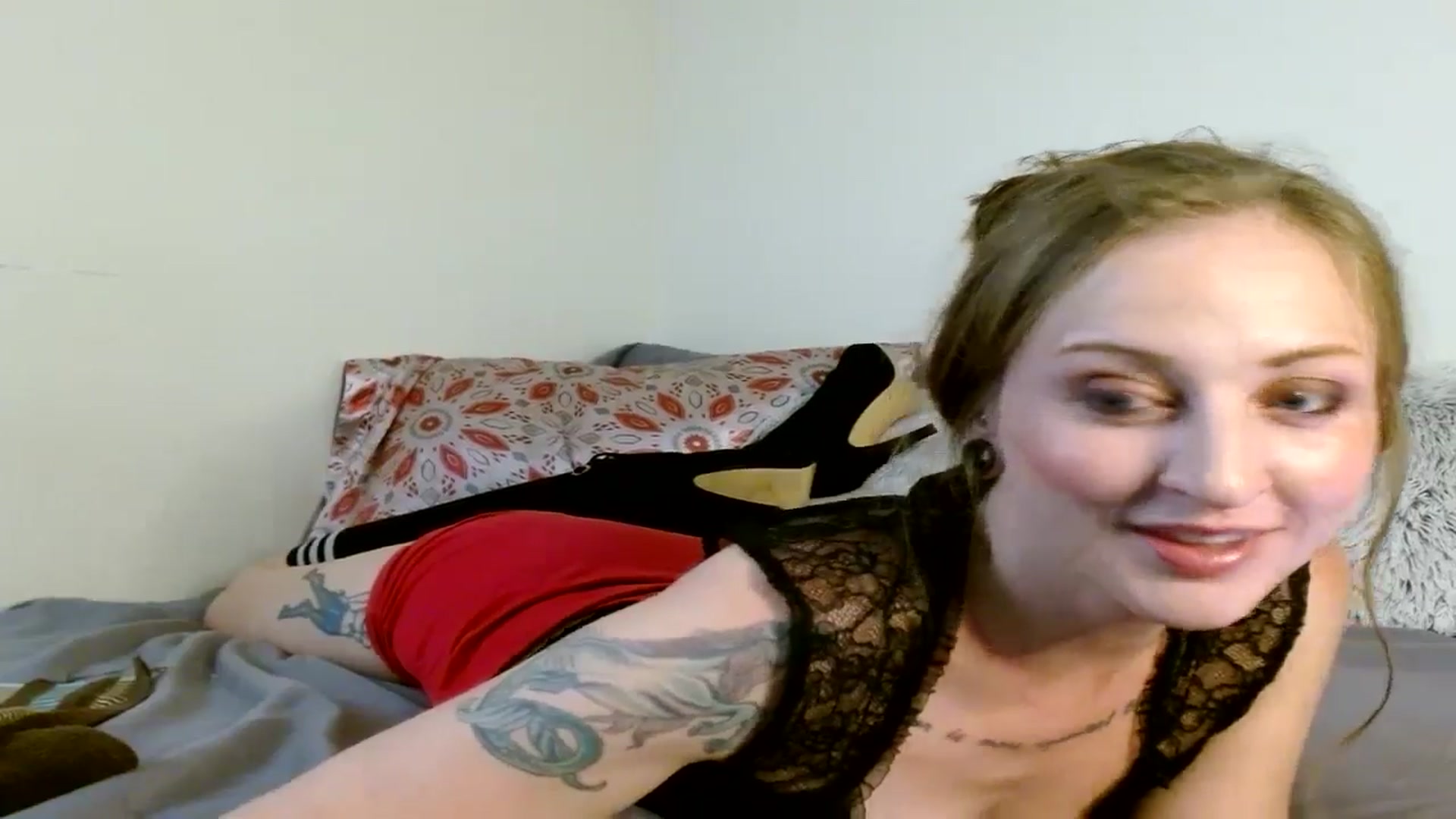 Gallery image thumbnail from HaileyKehryn's myfreecams stream on, 09/12/2024, 24:19 image 17 of 20