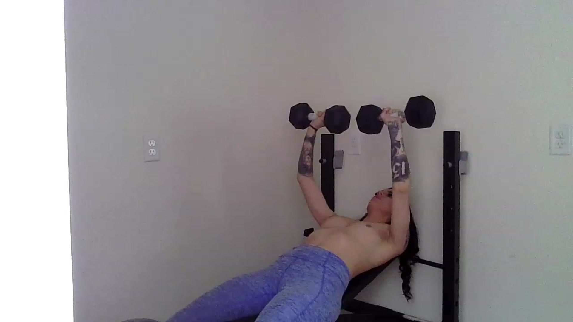 Gallery image thumbnail from HaileyWinters's myfreecams stream on, 05/02/2023, 17:38 image 5 of 20