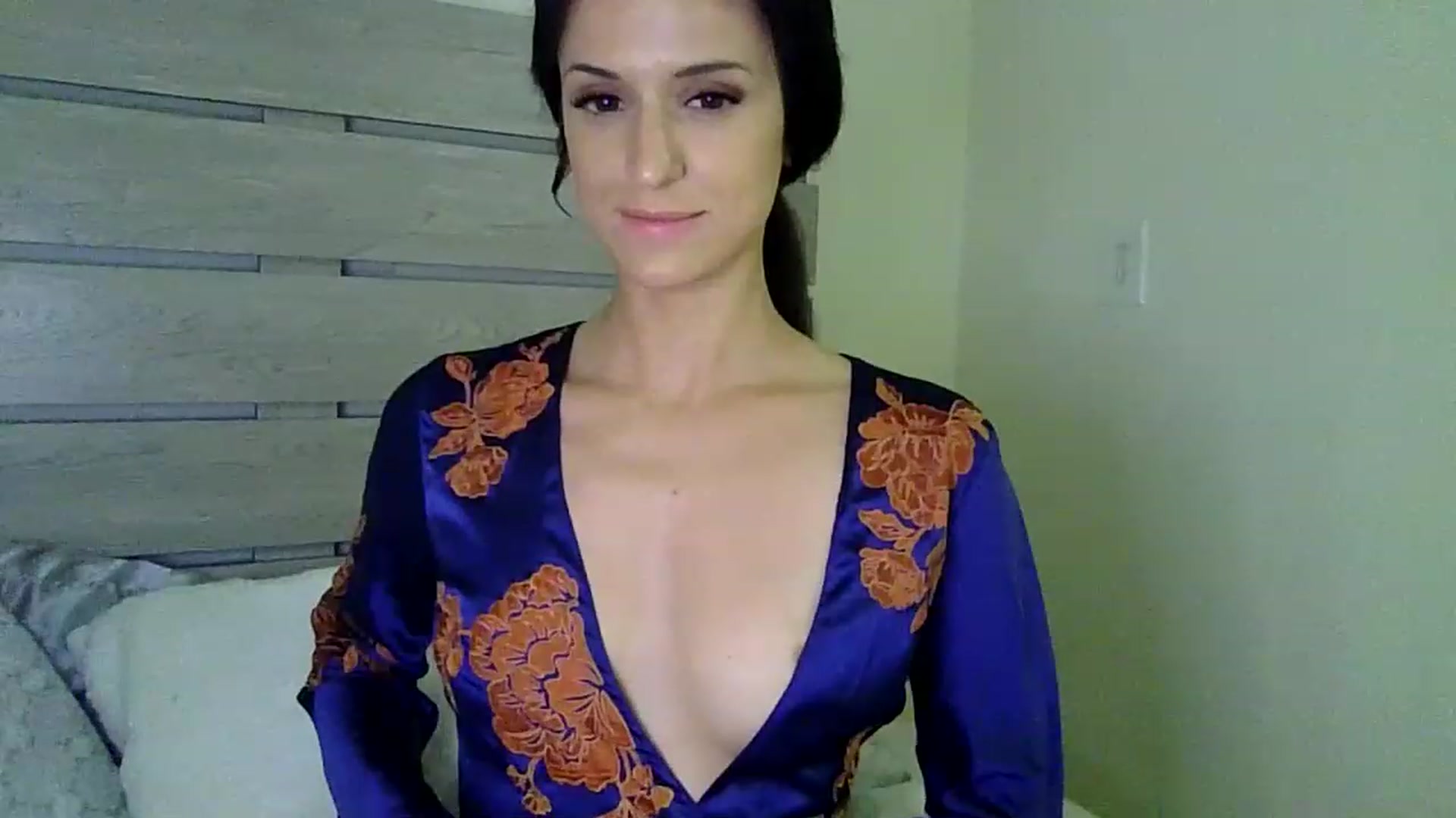Gallery image thumbnail from HaileyWinters's myfreecams stream on, 06/18/2023, 05:37 image 12 of 20