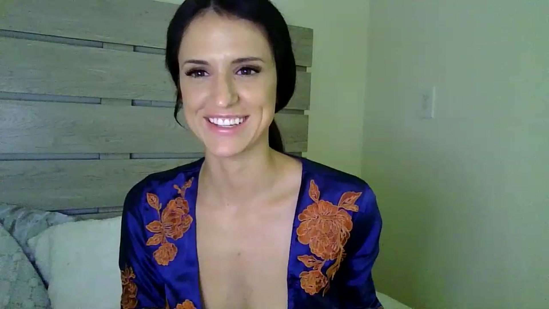 Gallery image thumbnail from HaileyWinters's myfreecams stream on, 06/18/2023, 05:37 image 18 of 20
