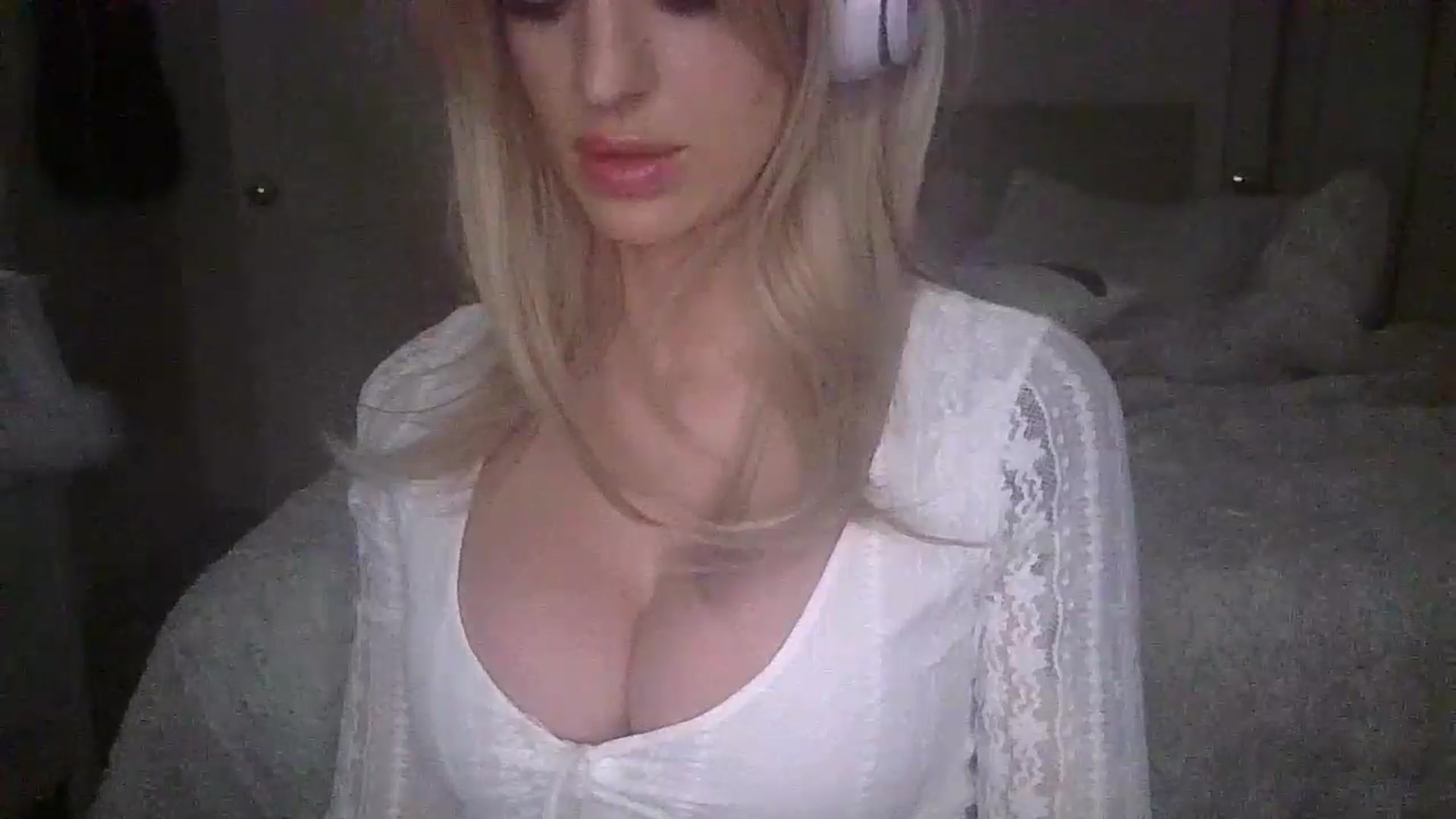 Gallery image thumbnail from HaileyWinters's myfreecams stream on, 03/10/2026, 07:32 image 18 of 20
