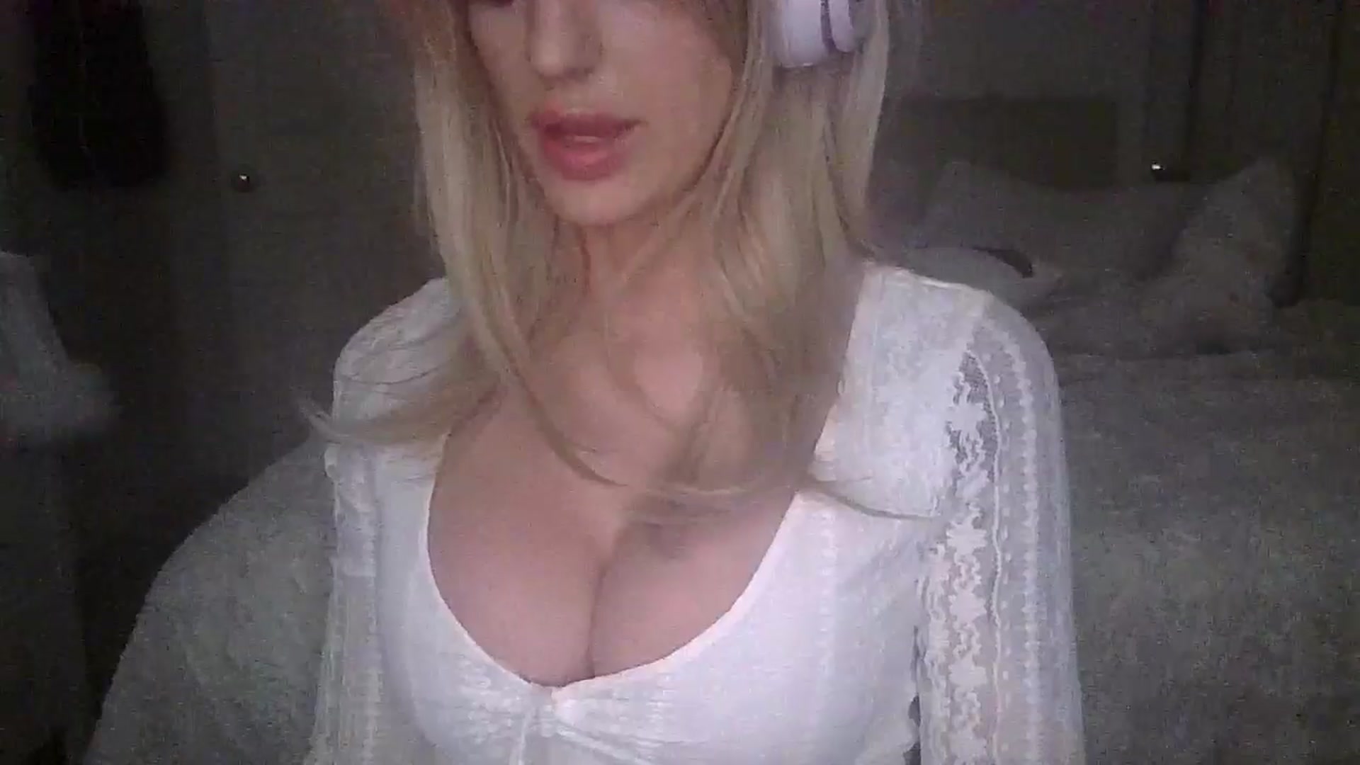 Gallery image thumbnail from HaileyWinters's myfreecams stream on, 03/10/2026, 07:32 image 15 of 20