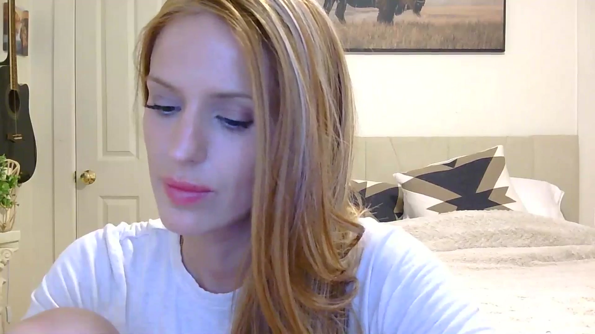 Gallery image thumbnail from HaileyWinters's myfreecams stream on, 03/25/2026, 05:00 image 6 of 20