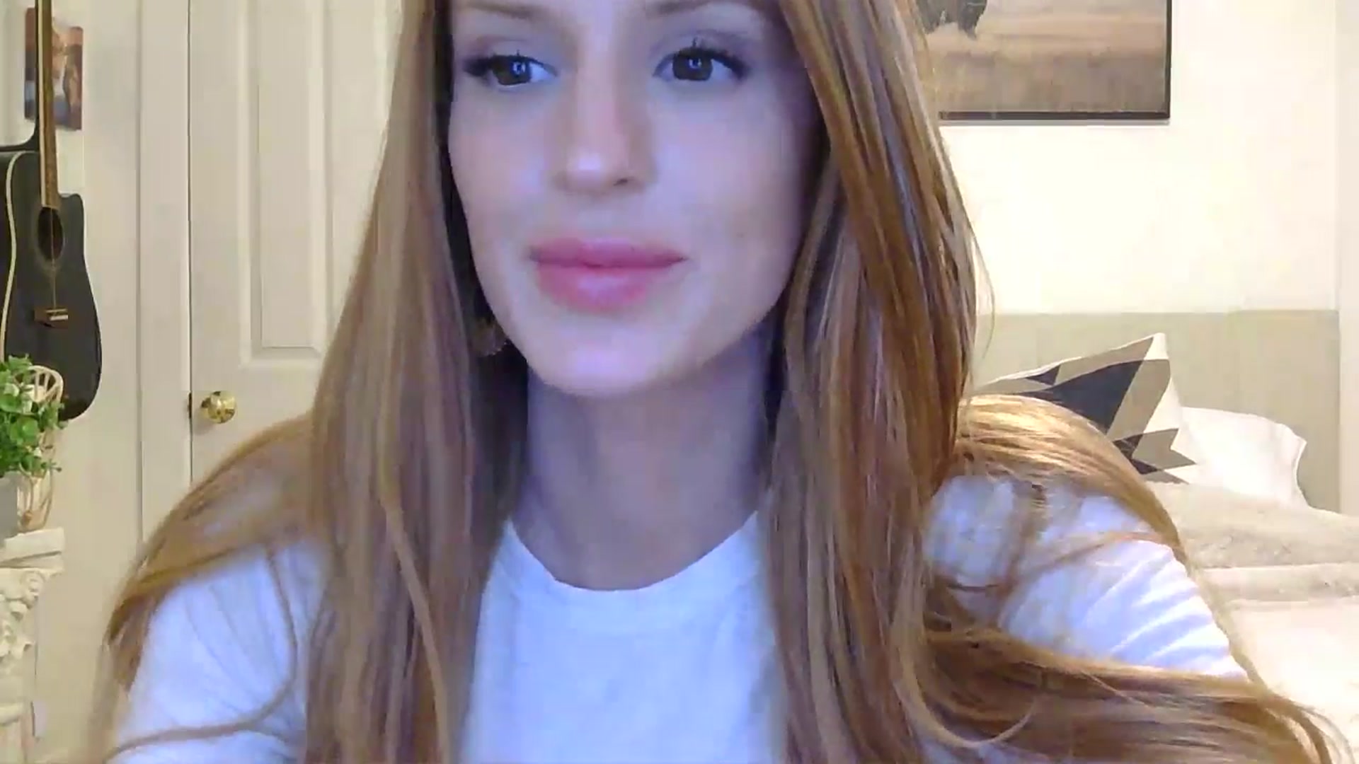 Gallery image thumbnail from HaileyWinters's myfreecams stream on, 03/25/2026, 05:00 image 18 of 20