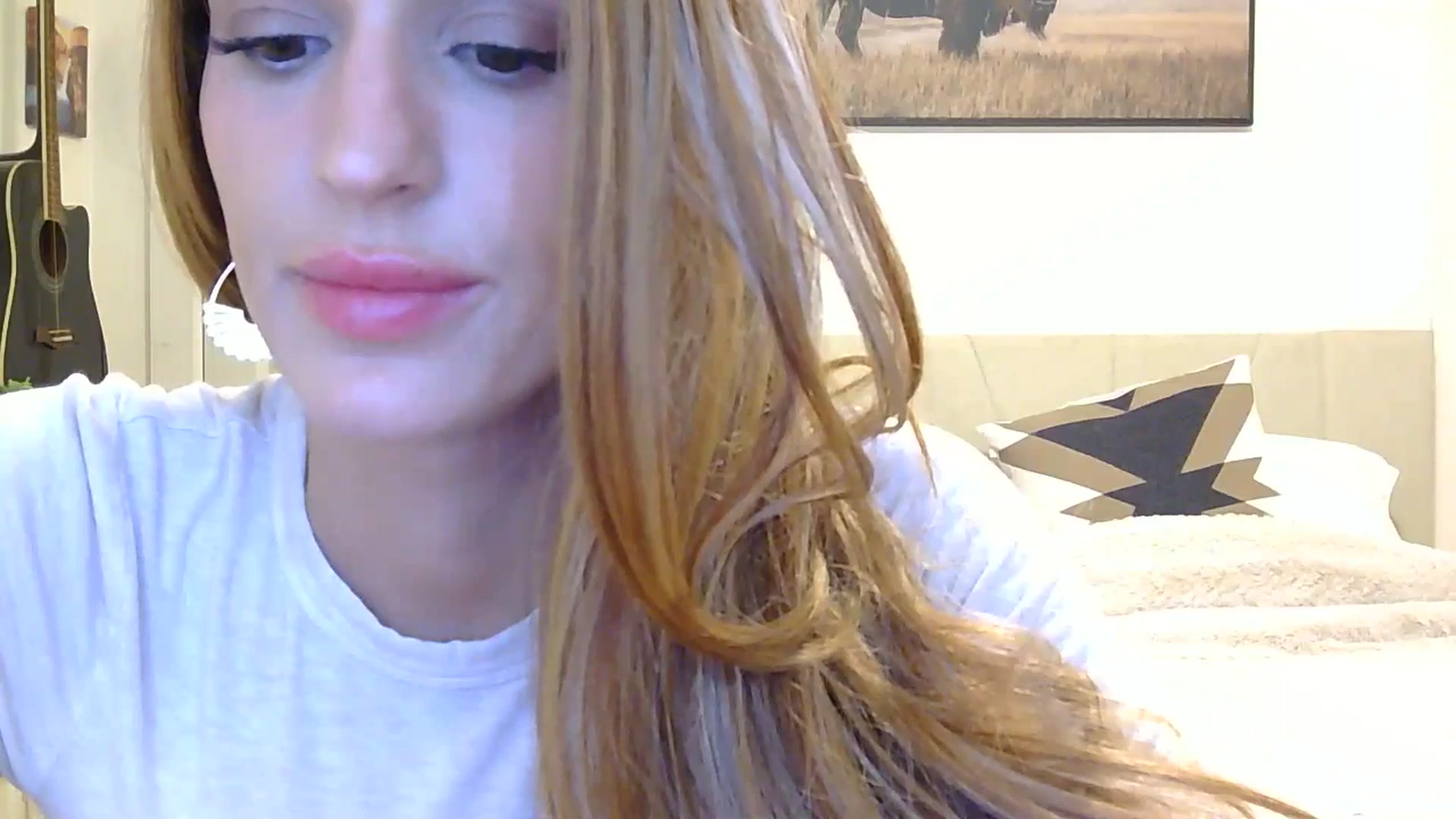 Gallery image thumbnail from HaileyWinters's myfreecams stream on, 03/25/2026, 05:00 image 11 of 20