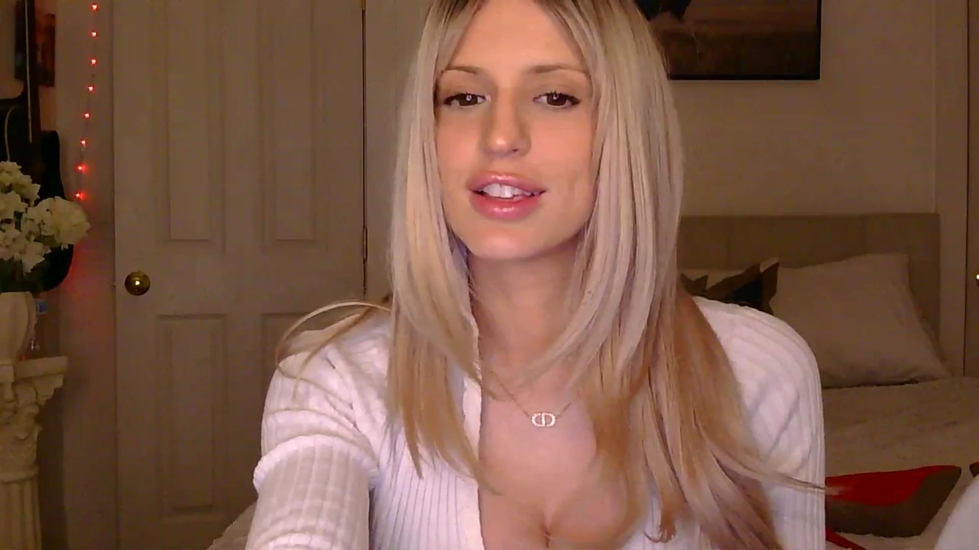 Gallery image thumbnail from HaileyWinters's myfreecams stream on, 03/30/2026, 07:14 image 17 of 20