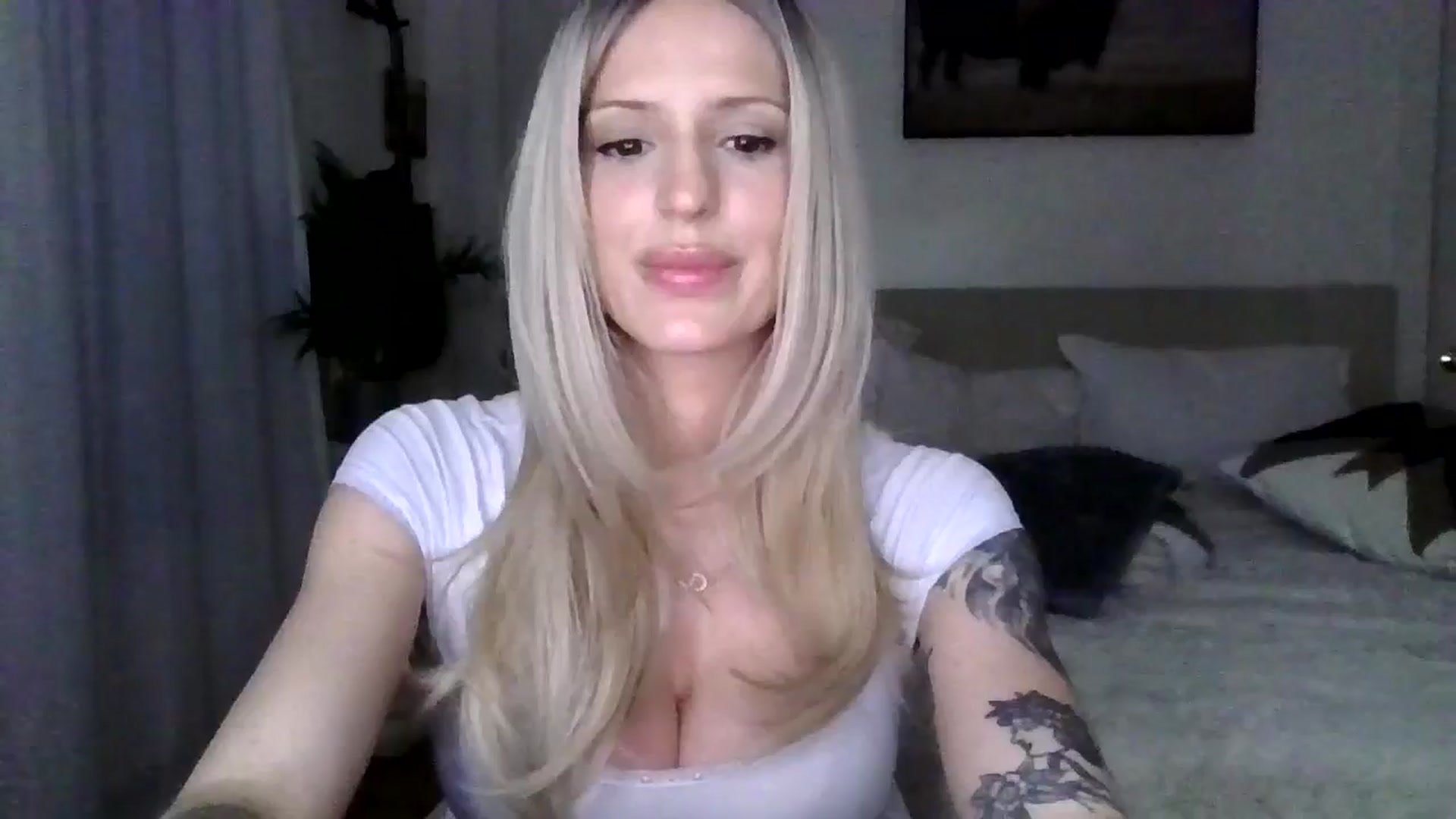 Gallery image thumbnail from HaileyWinters's myfreecams stream on, 04/02/2026, 07:32 image 1 of 20