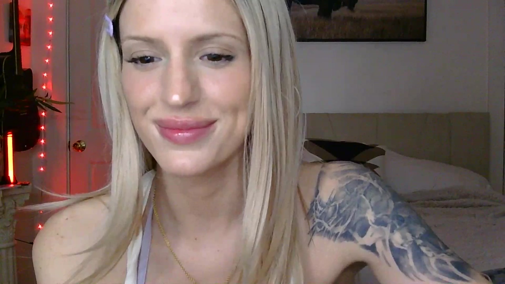 Gallery image thumbnail from HaileyWinters's myfreecams stream on, 04/03/2026, 06:34 image 16 of 20