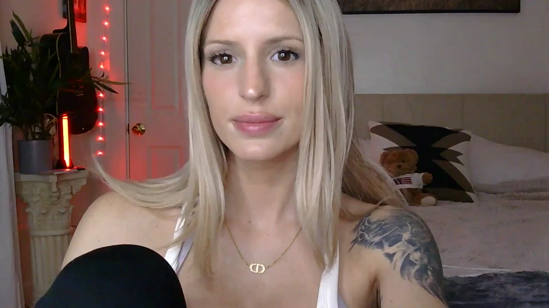 Gallery image thumbnail from HaileyWinters's myfreecams stream on, 04/03/2026, 06:34 image 7 of 20