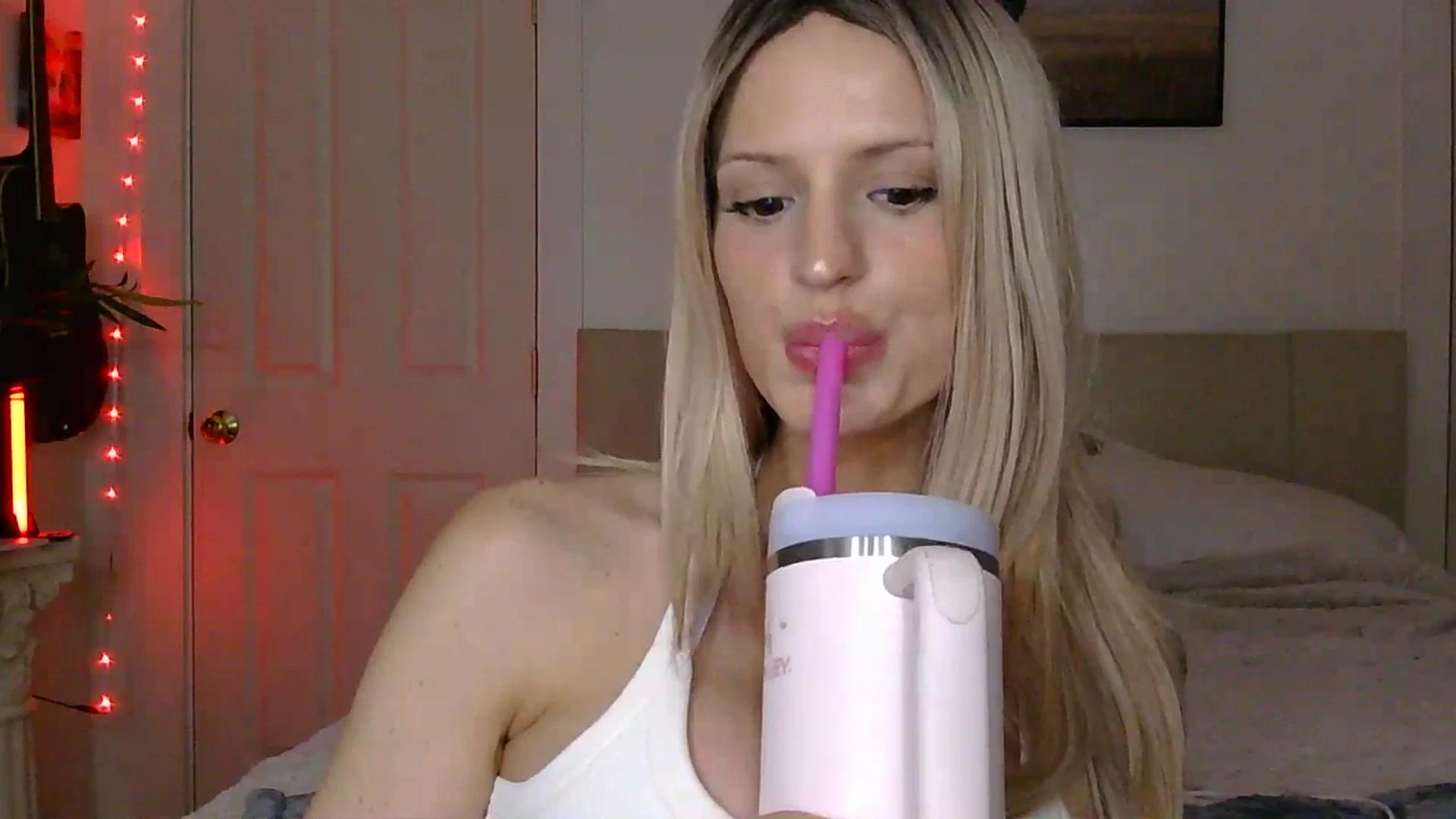 Gallery image thumbnail from HaileyWinters's myfreecams stream on, 04/03/2026, 06:34 image 14 of 20