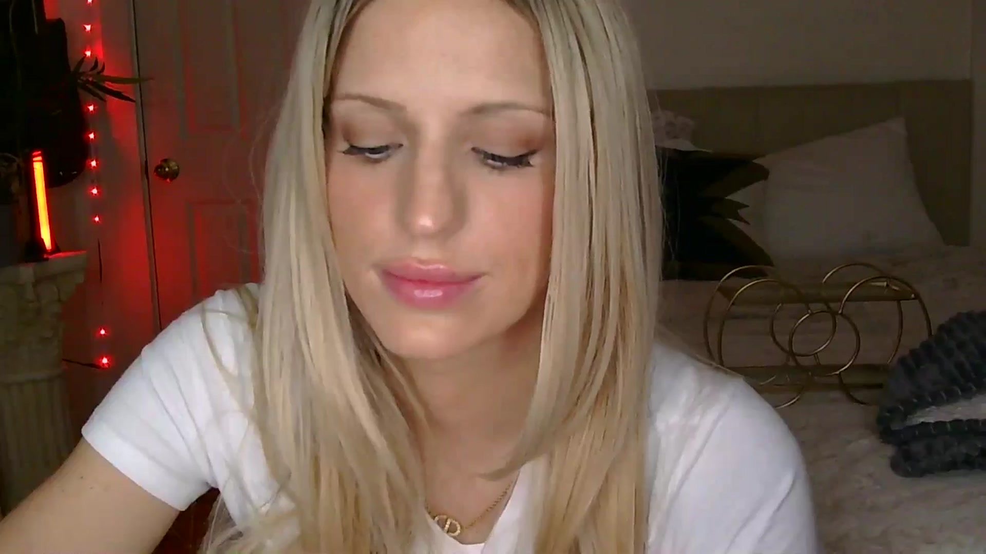 Gallery image thumbnail from HaileyWinters's myfreecams stream on, 04/04/2026, 06:42 image 12 of 20