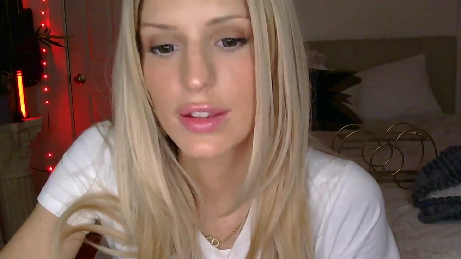 Gallery image thumbnail from HaileyWinters's myfreecams stream on, 04/04/2026, 06:42 image 7 of 20