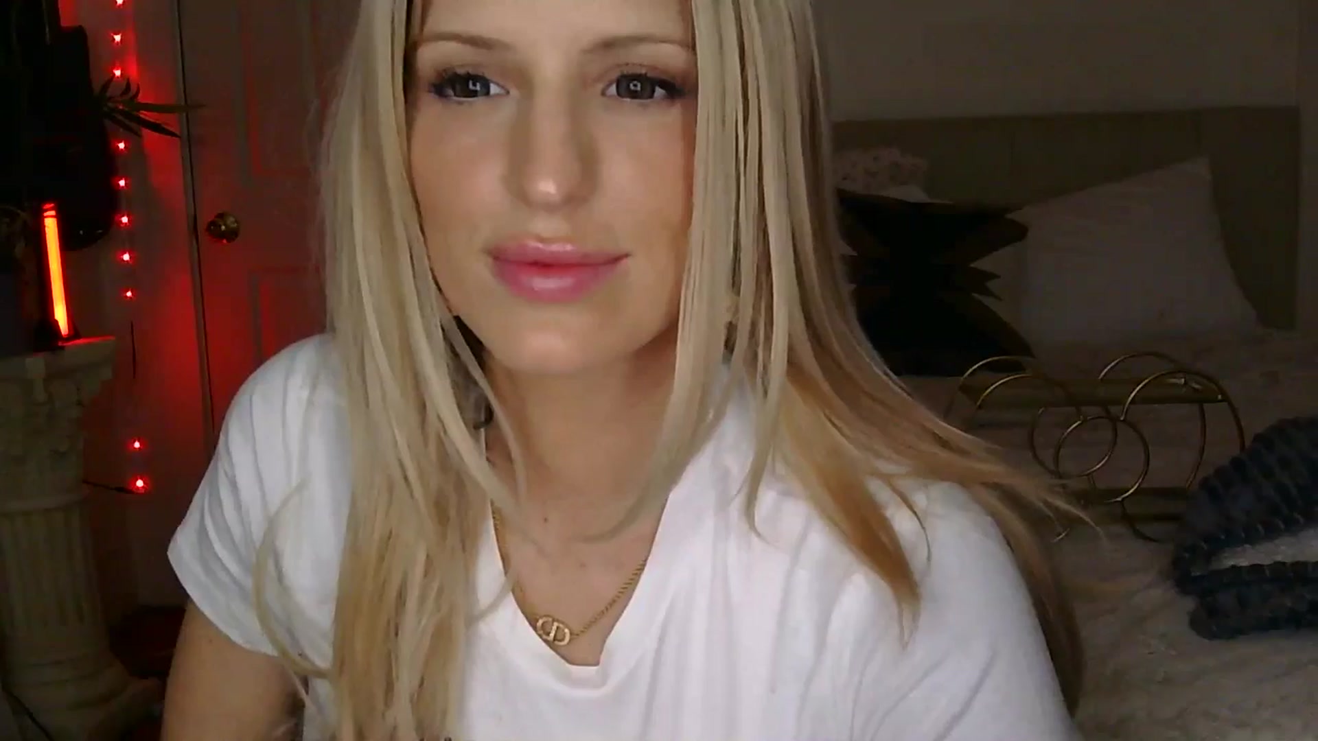 Gallery image thumbnail from HaileyWinters's myfreecams stream on, 04/04/2026, 06:42 image 13 of 20