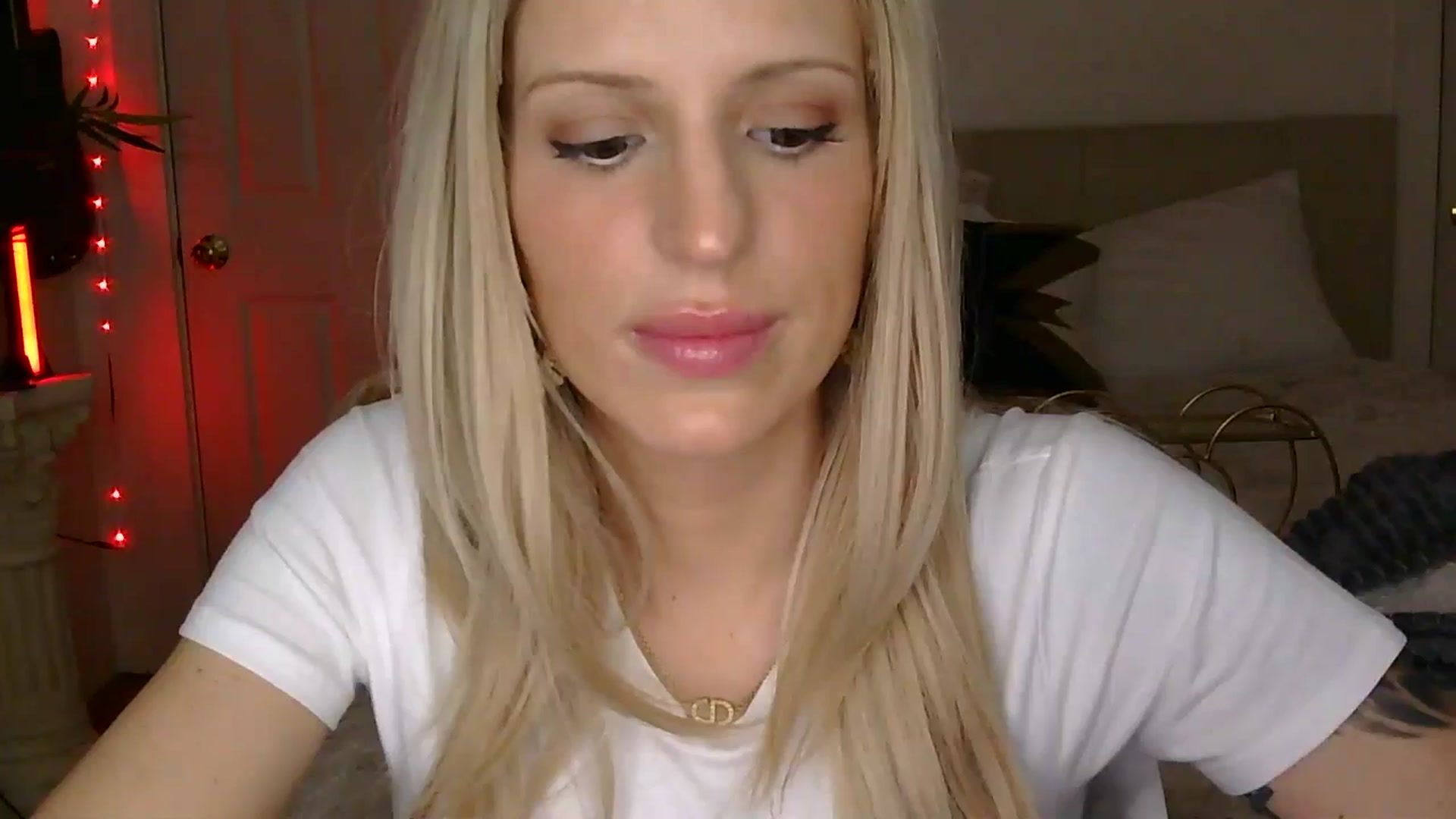 Gallery image thumbnail from HaileyWinters's myfreecams stream on, 04/04/2026, 06:42 image 1 of 20