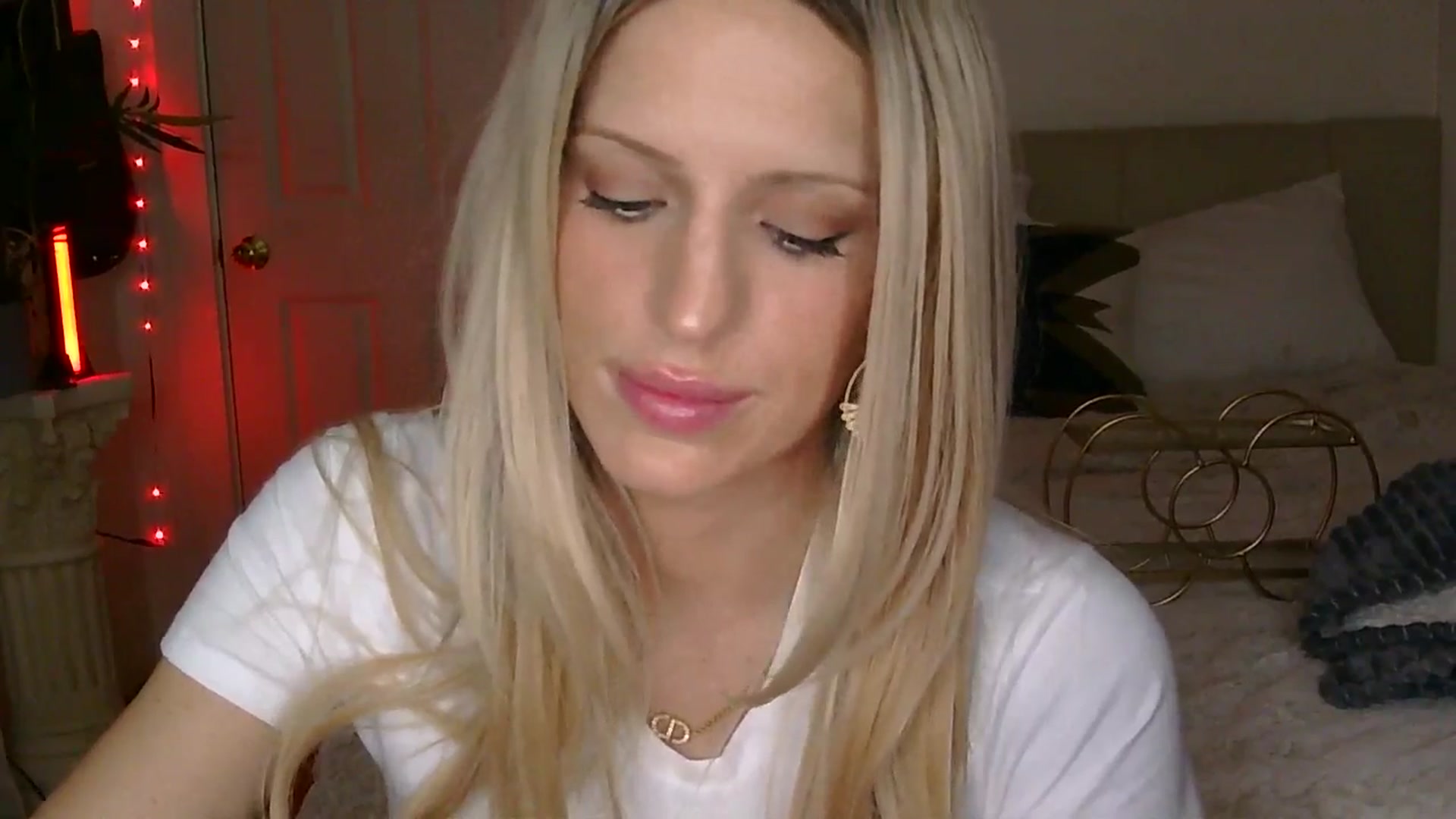 Gallery image thumbnail from HaileyWinters's myfreecams stream on, 04/04/2026, 06:42 image 9 of 20