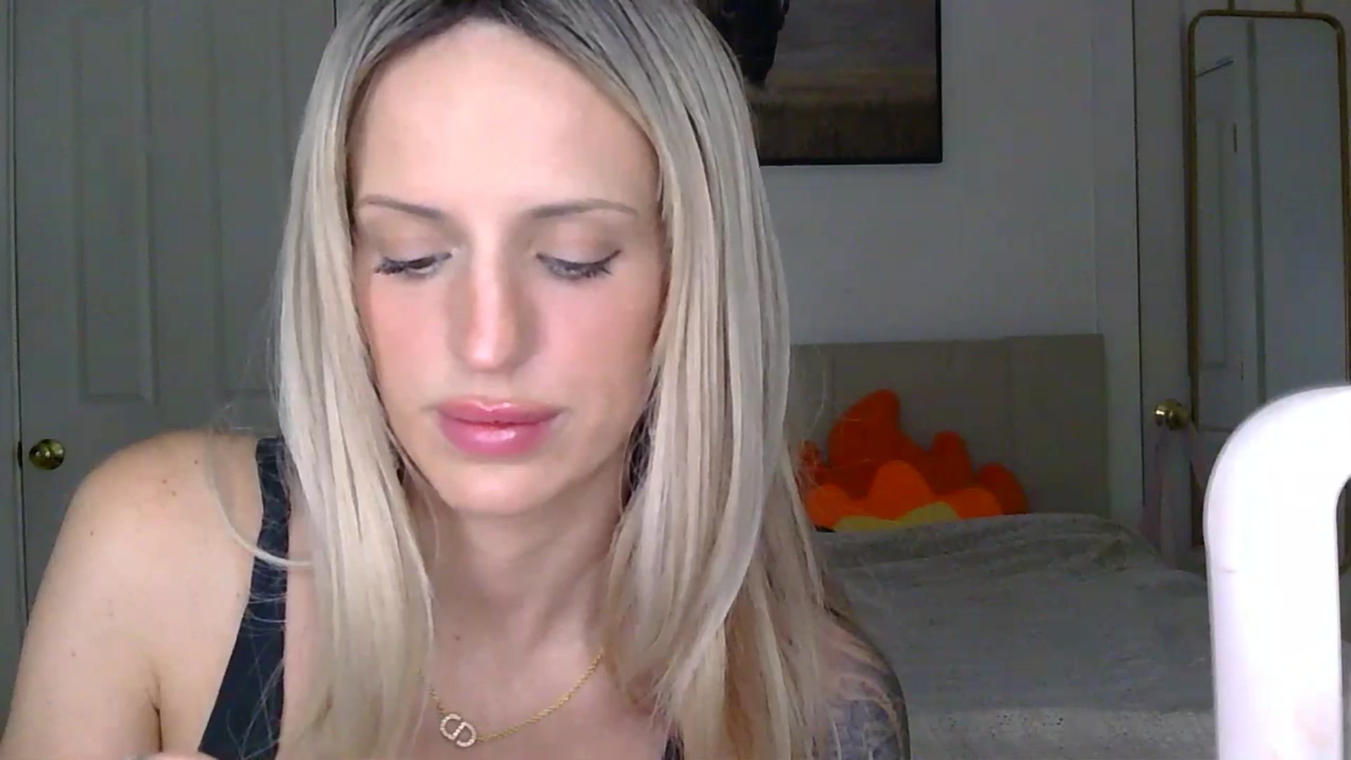 Gallery image thumbnail from HaileyWinters's myfreecams stream on, 04/29/2026, 09:15 image 7 of 20